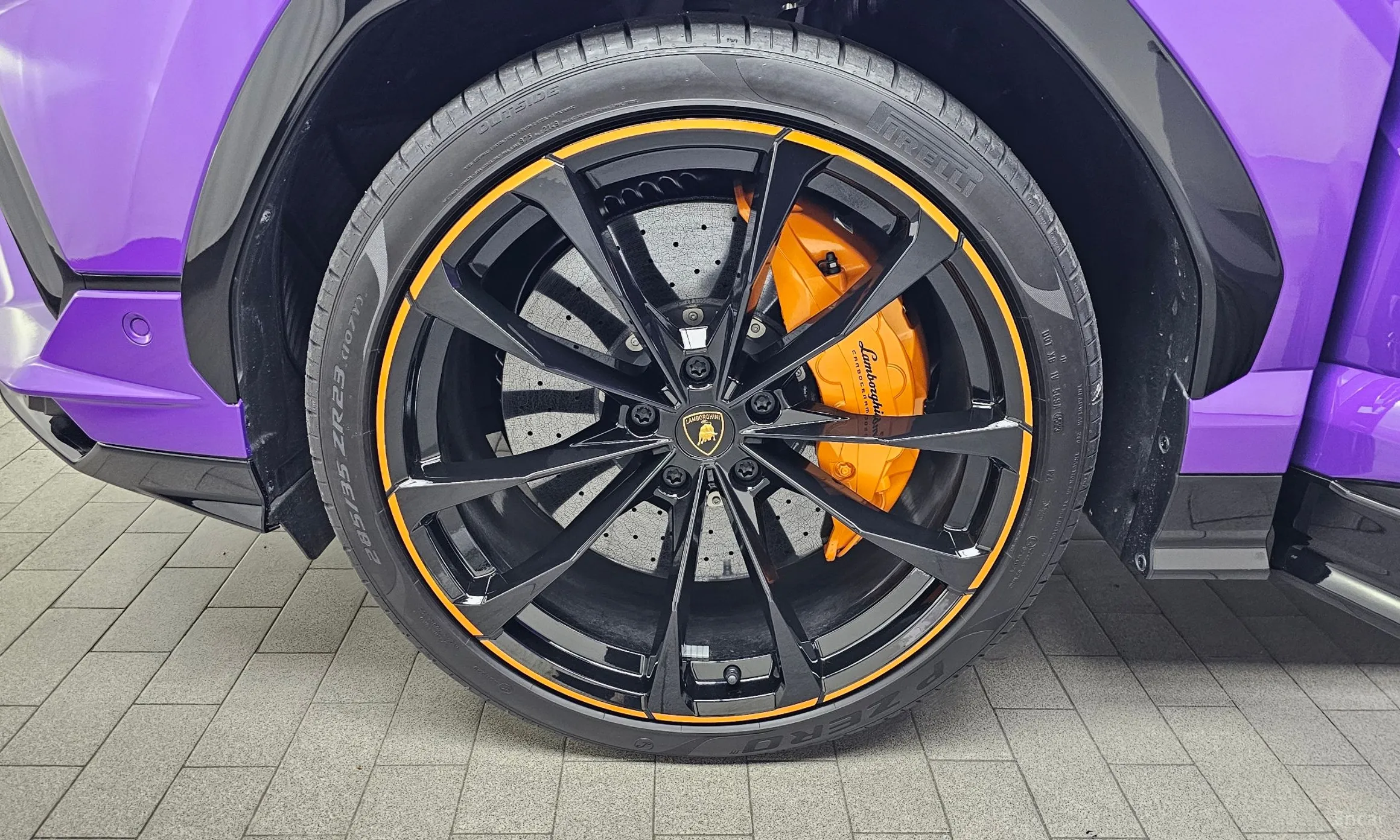 Lamborghini Urus превью 5