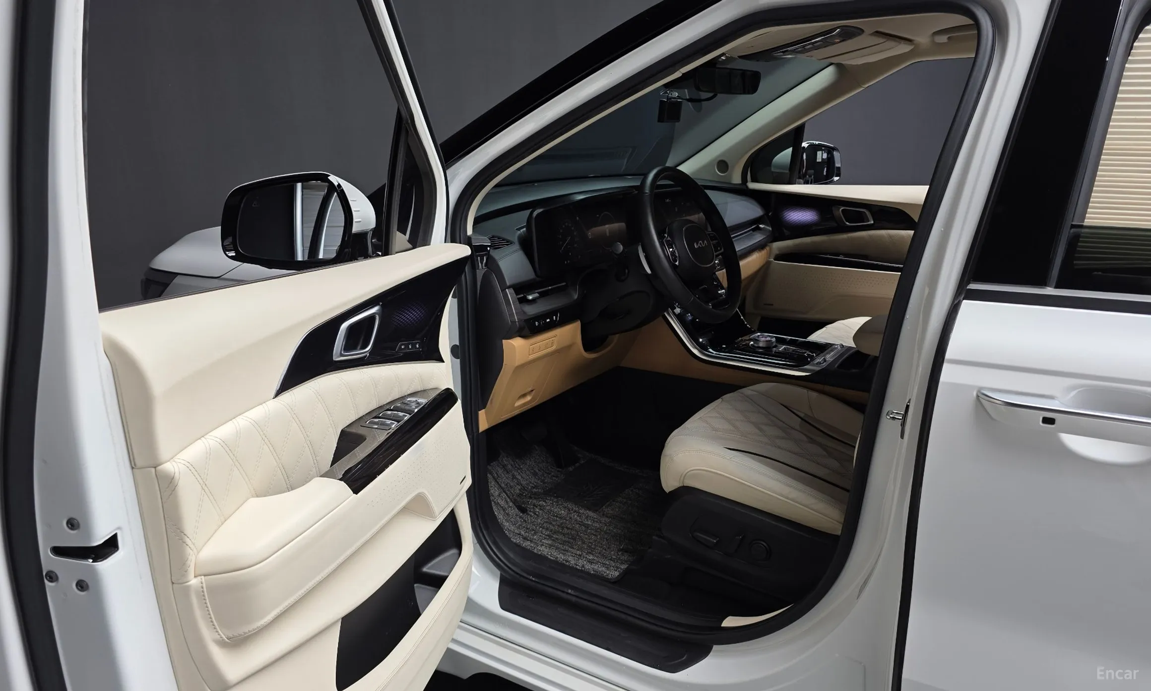 Kia Carnival Gen 4 превью 10