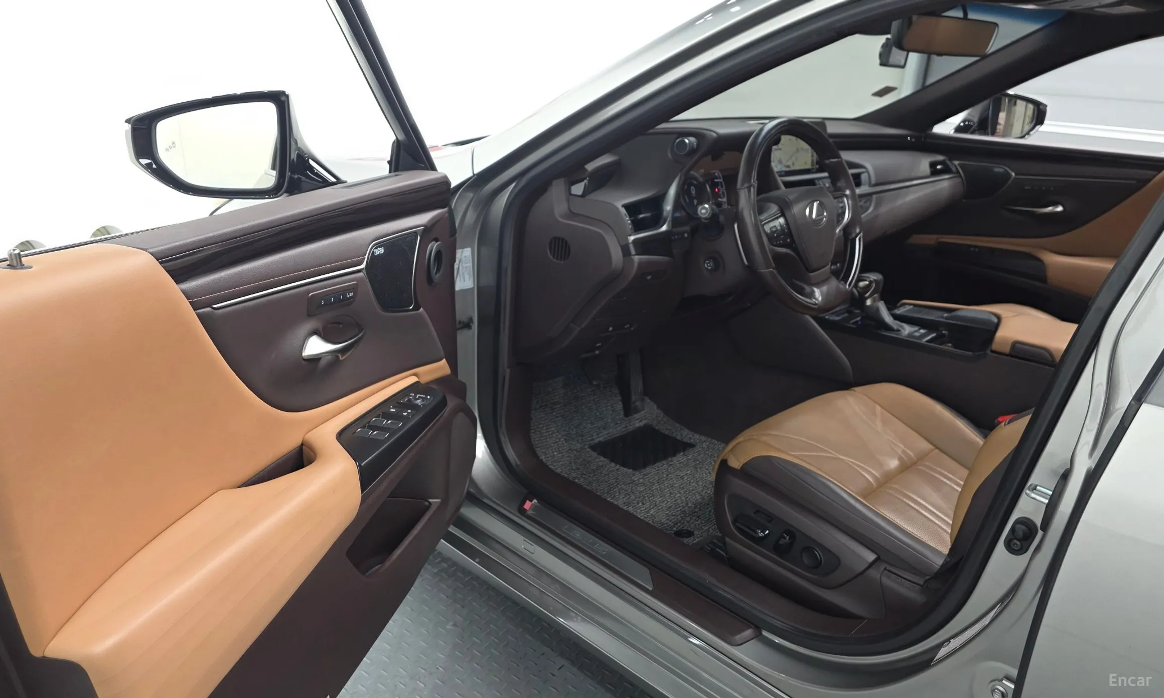 Lexus ES300h 7th Generation превью 10