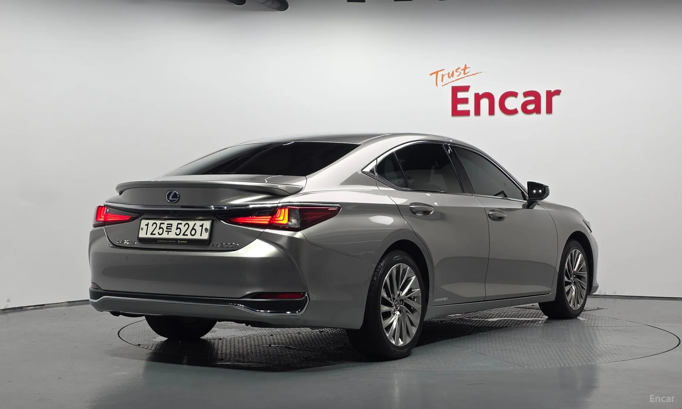 Lexus ES300h 7th Generation