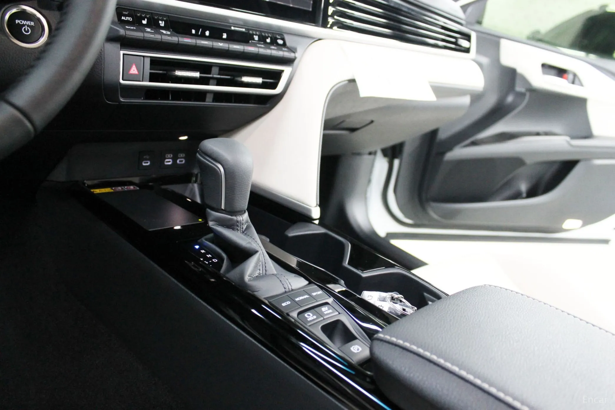 Toyota Camry (XV80) превью 16