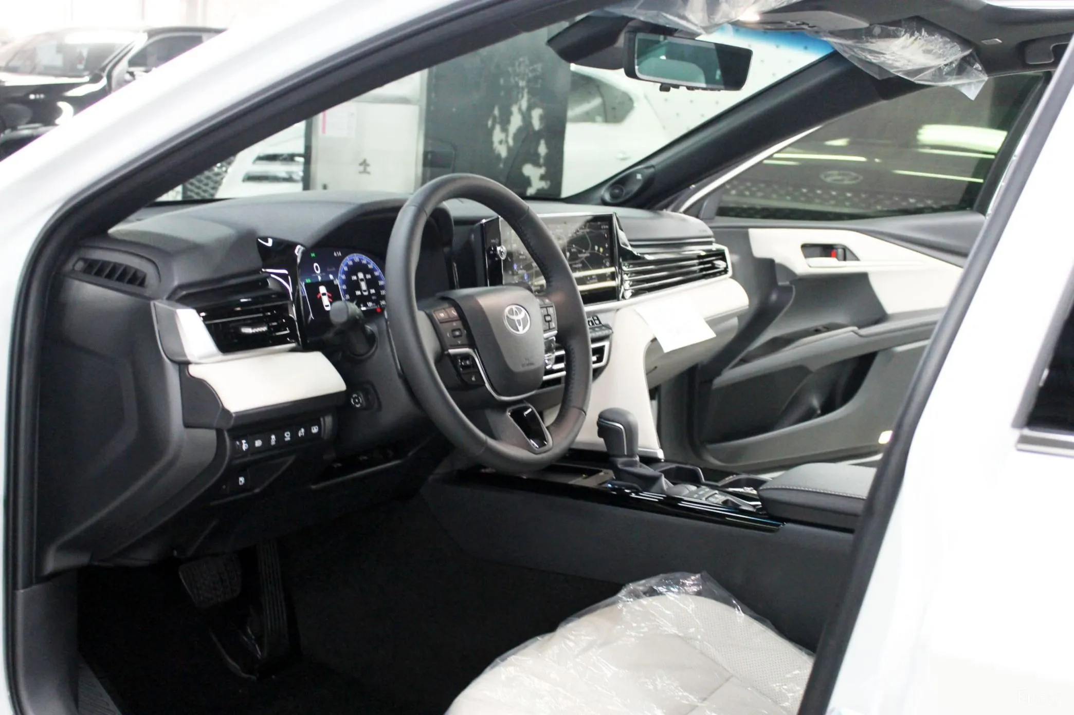 Toyota Camry (XV80) превью 8