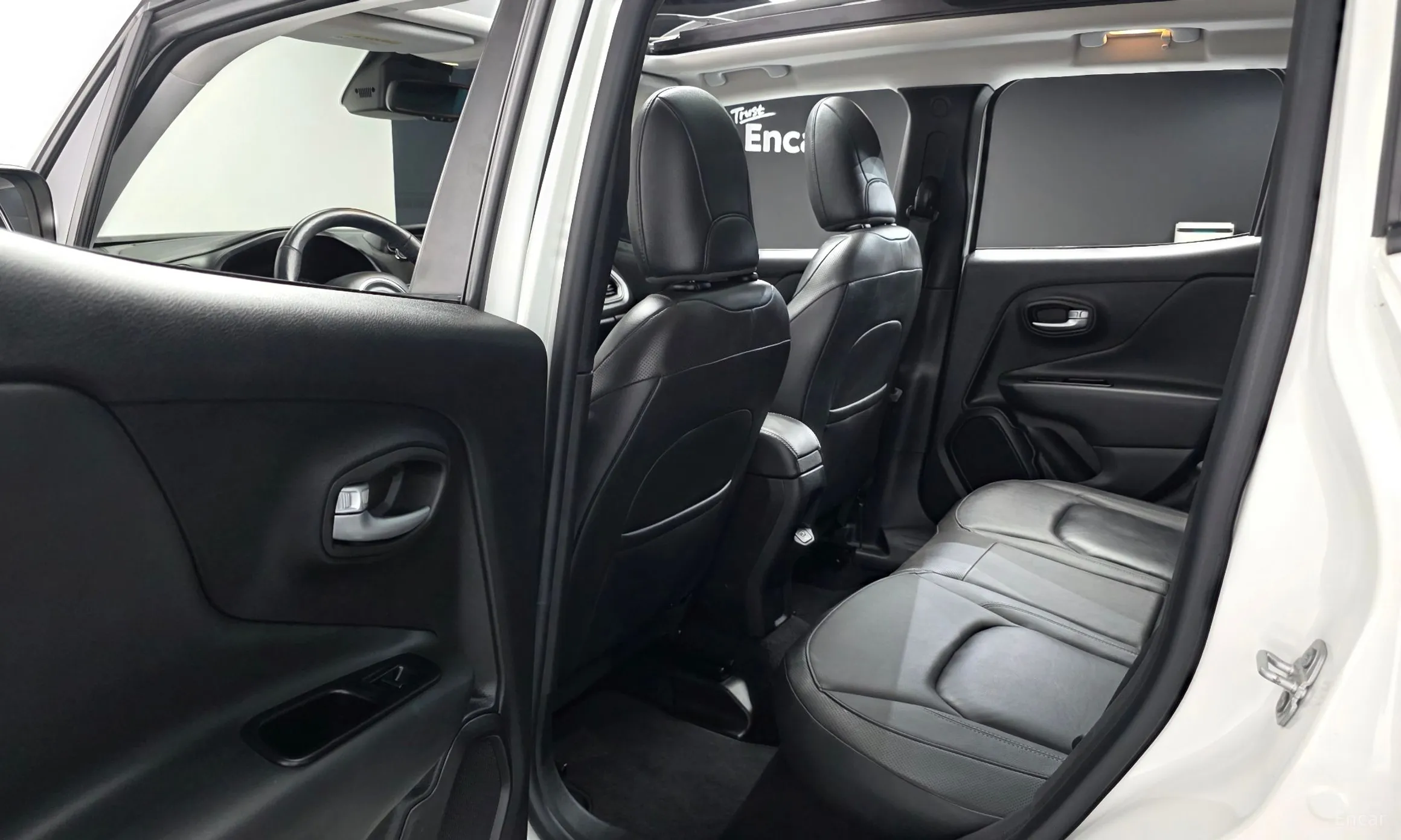 Jeep Renegade превью 11
