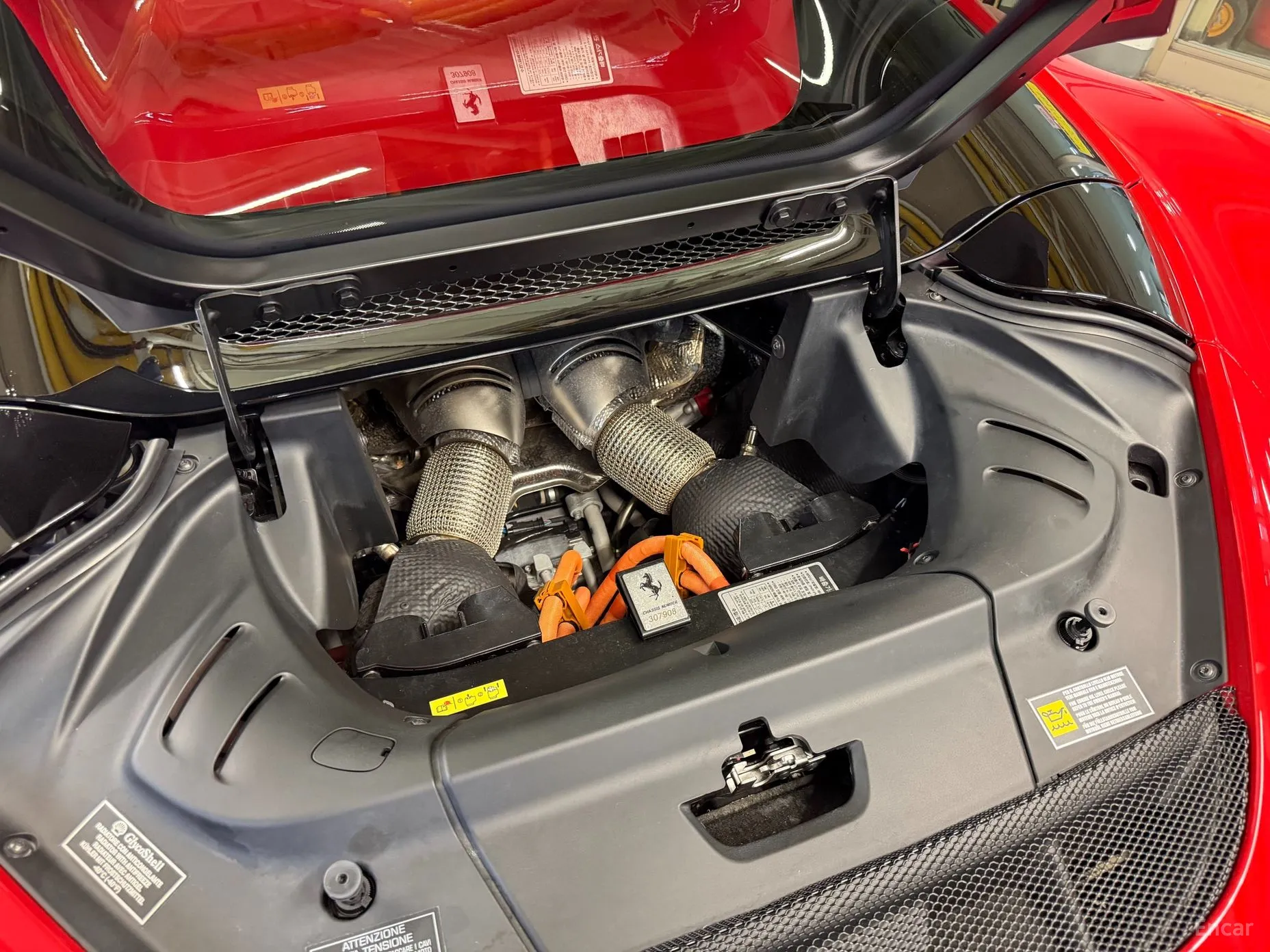 Ferrari 296 GTS превью 19