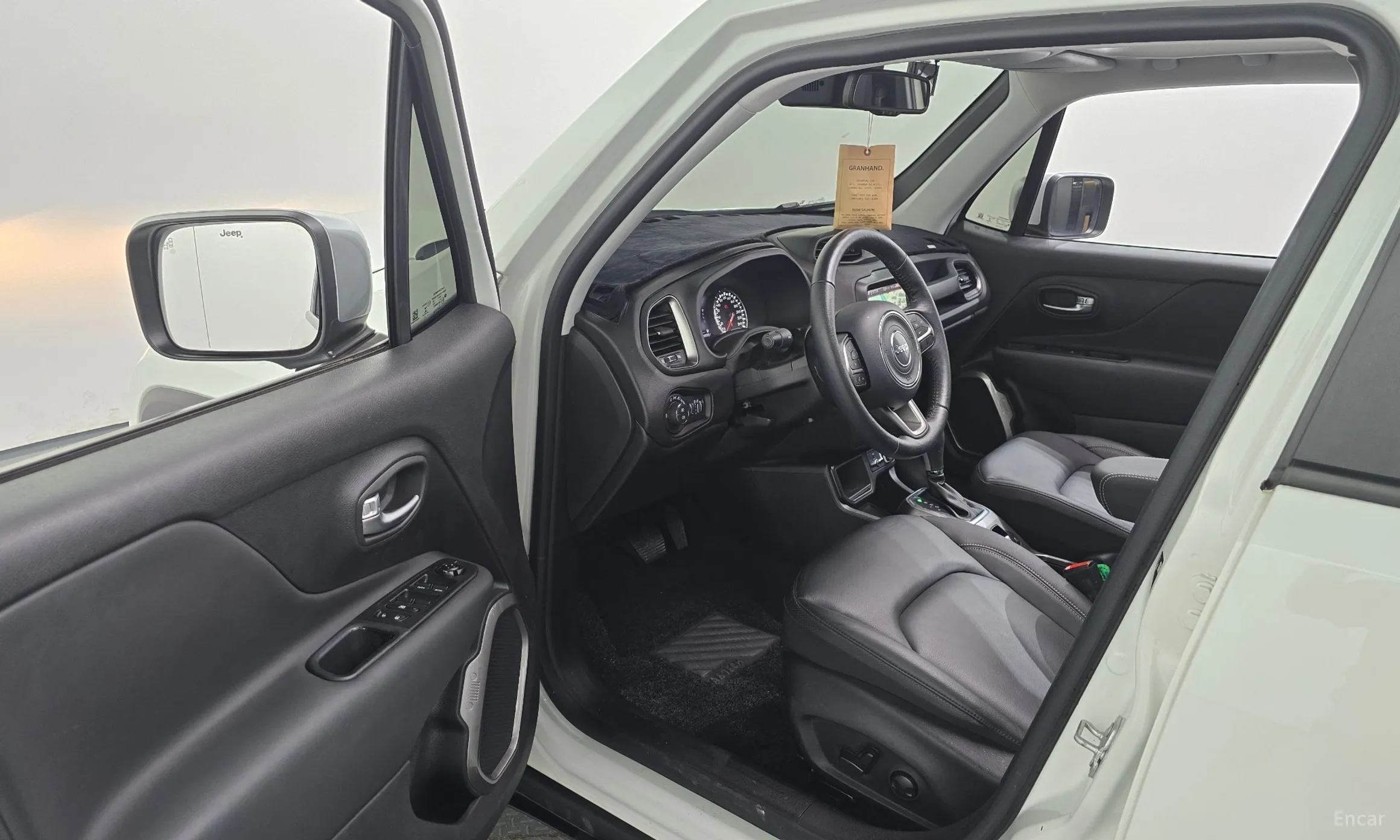 Jeep Renegade превью 10