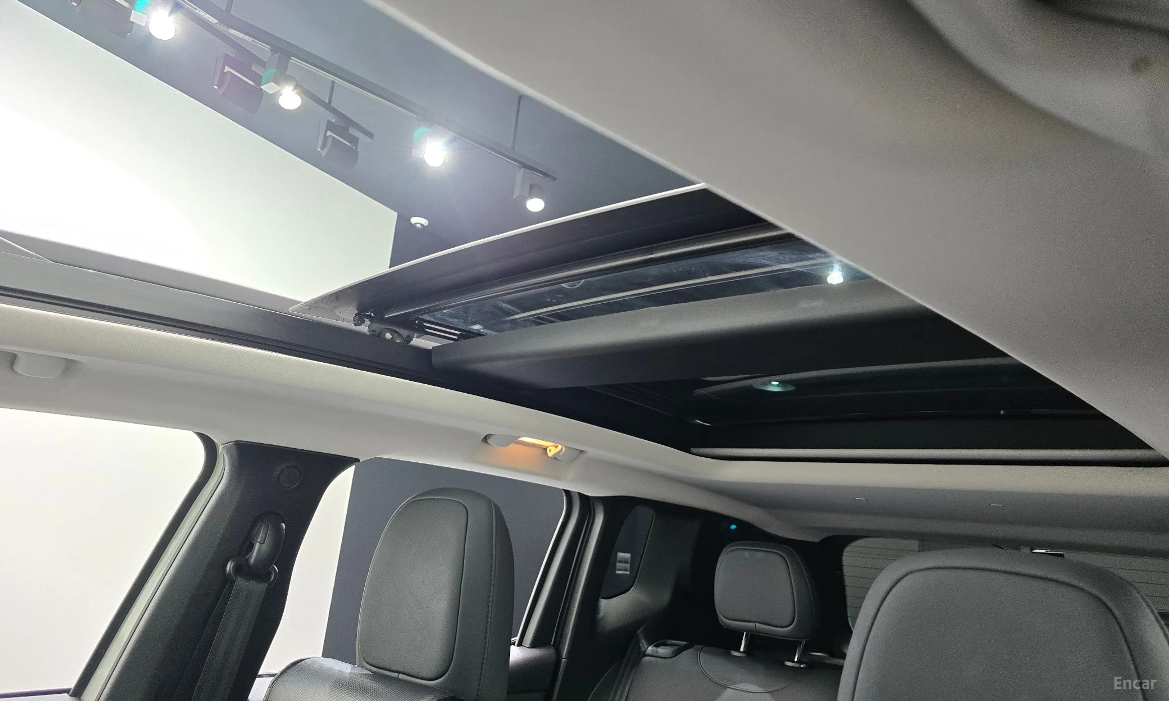 Jeep Renegade превью 17