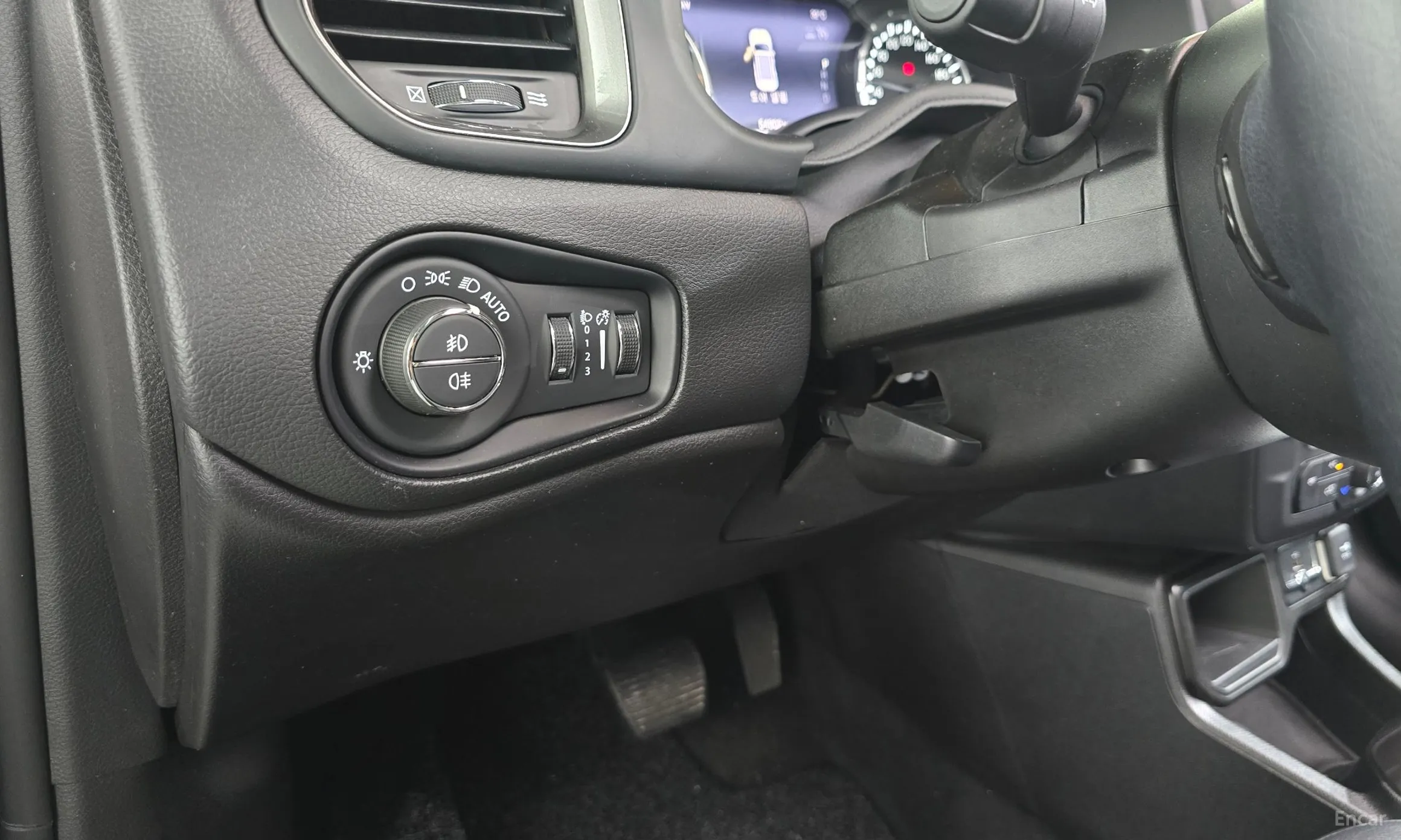 Jeep Renegade превью 20