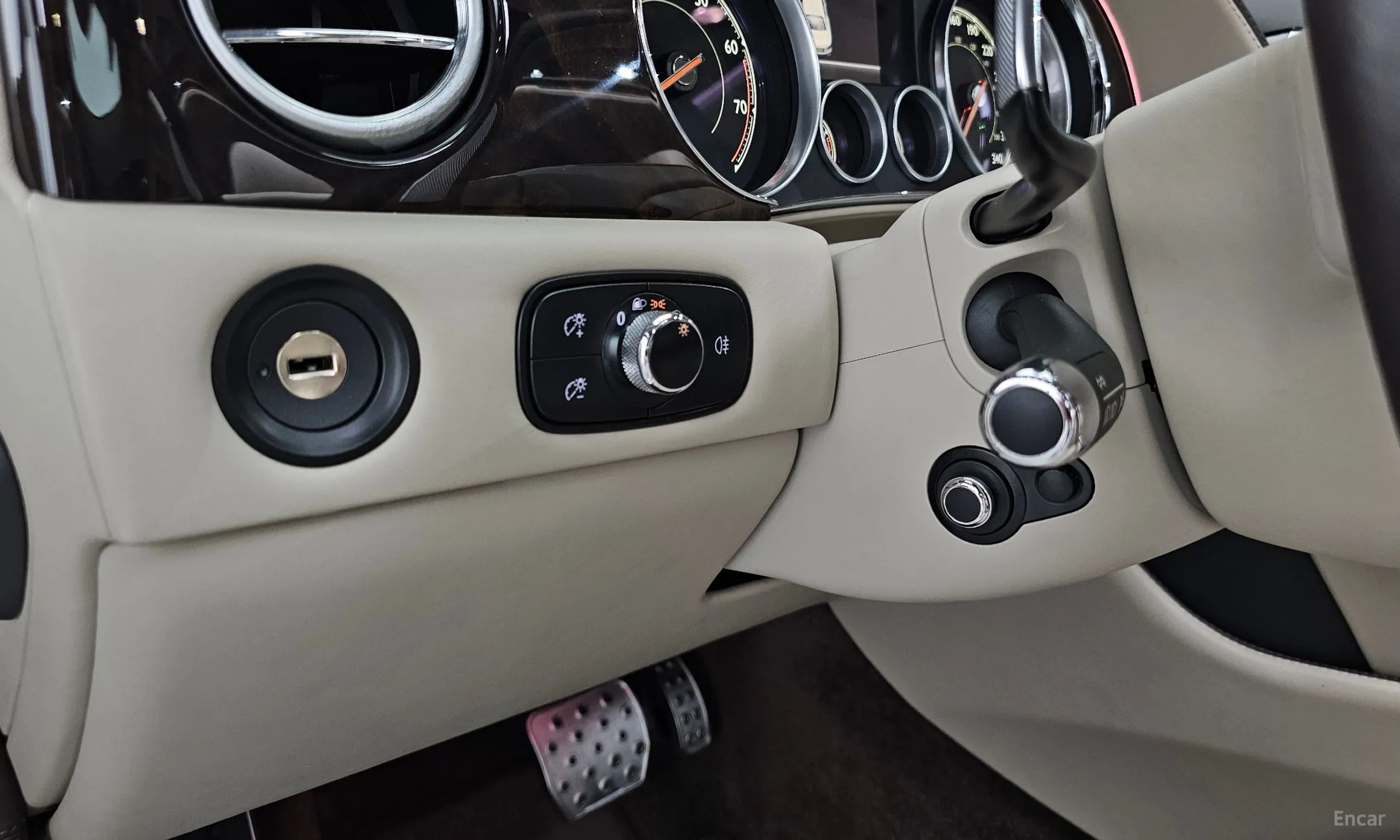 Bentley Flying Spur 2nd Generation превью 18