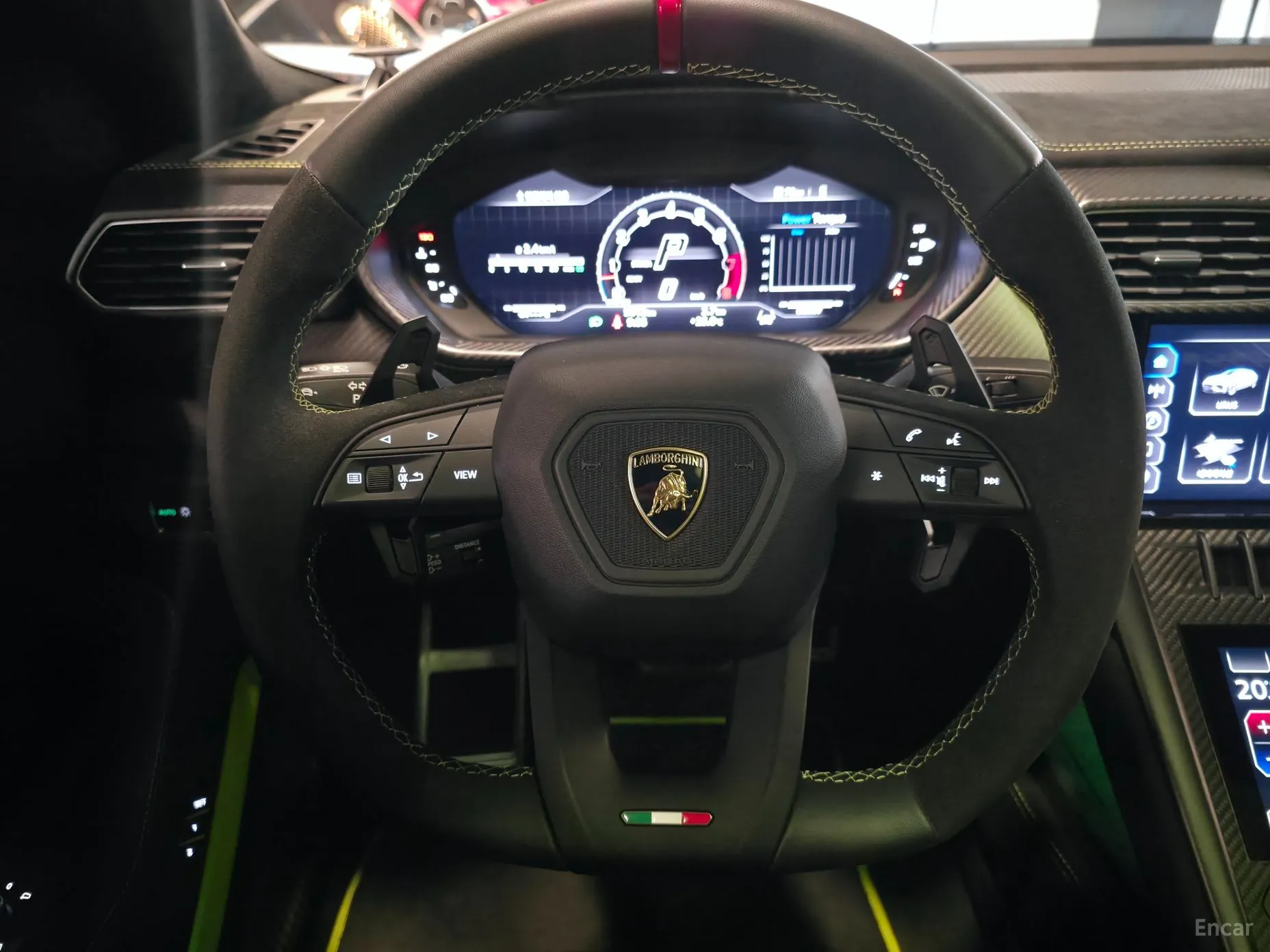 Lamborghini Urus превью 10