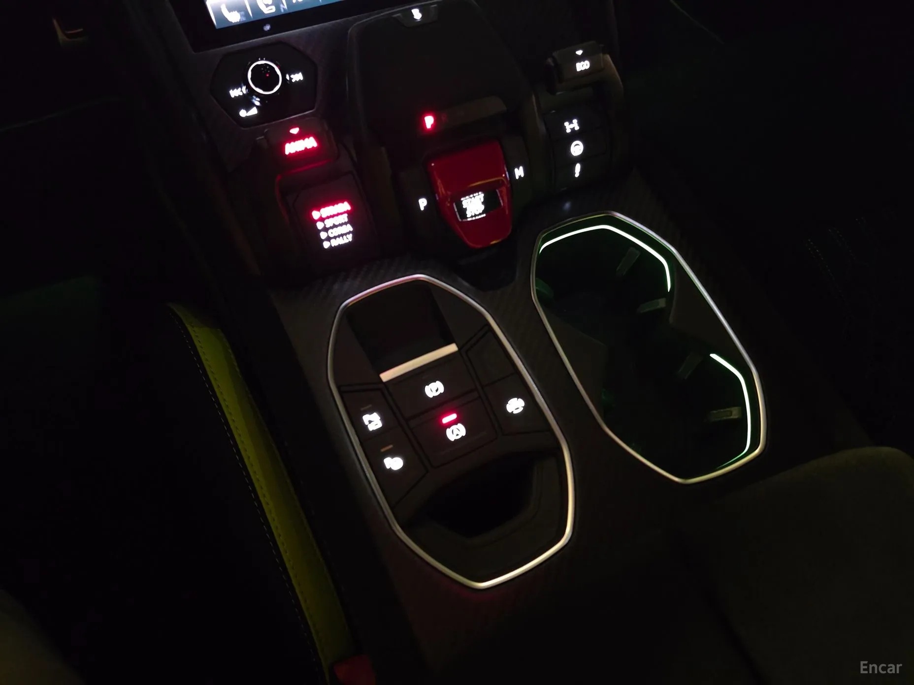 Lamborghini Urus превью 13