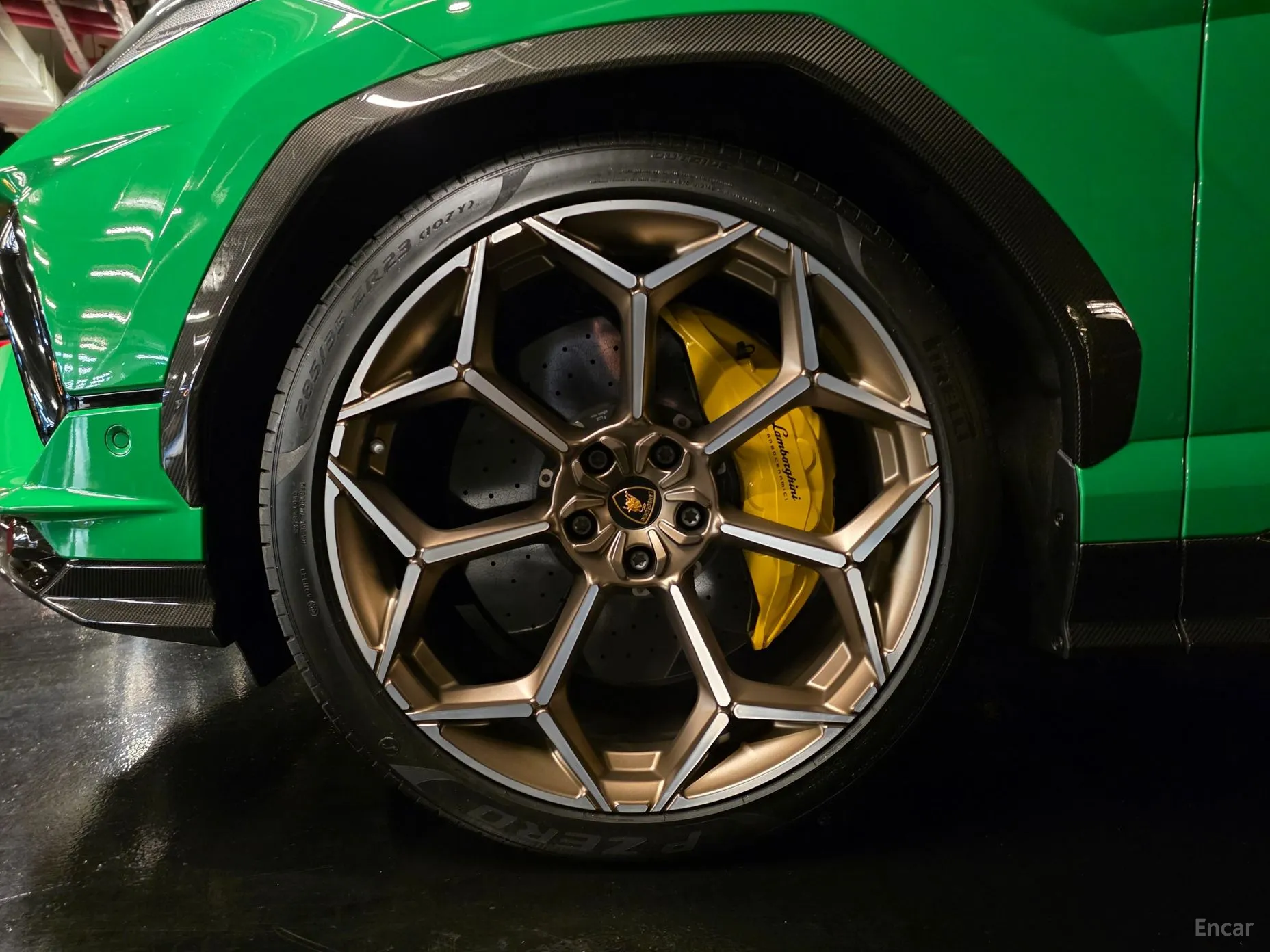 Lamborghini Urus превью 5