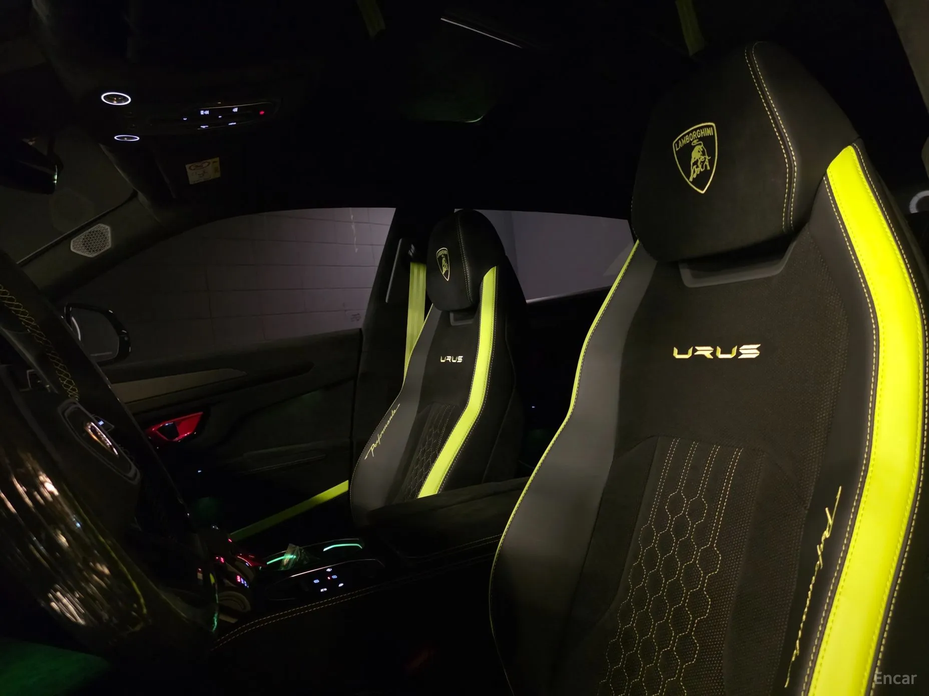 Lamborghini Urus превью 8