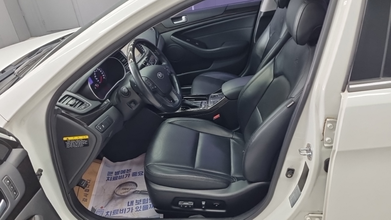 Kia K7 превью 10
