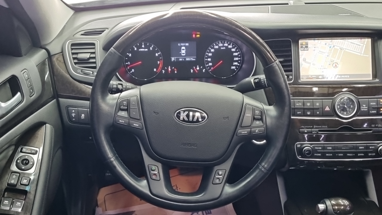 Kia K7 превью 13