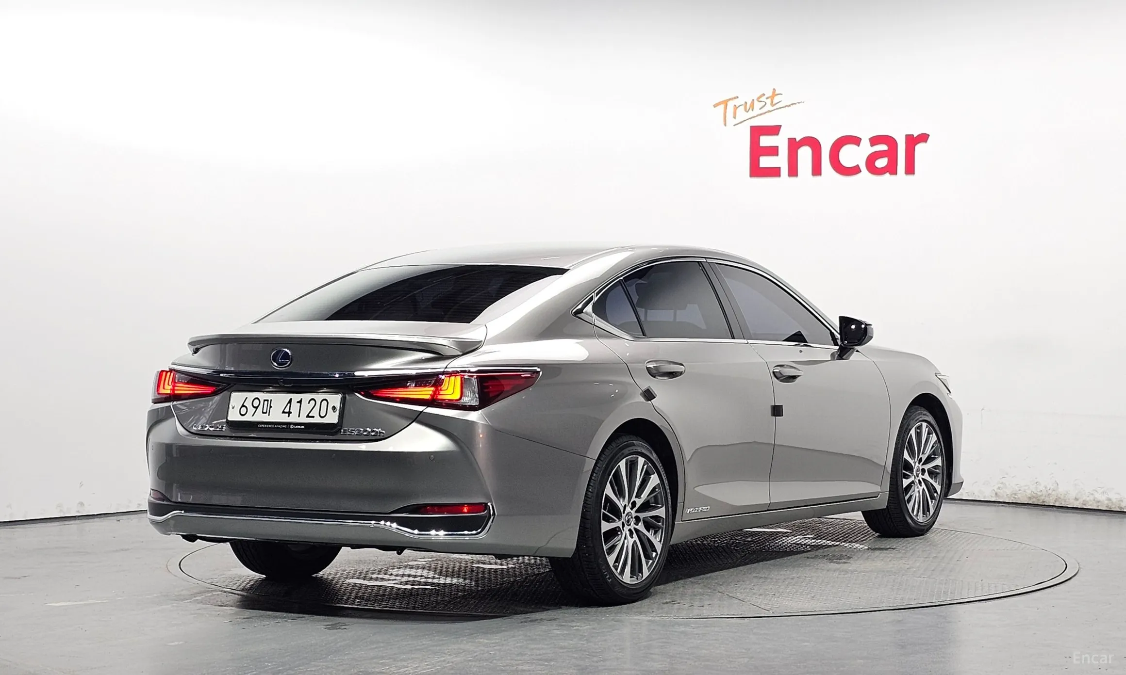 Lexus ES300h 7th Generation