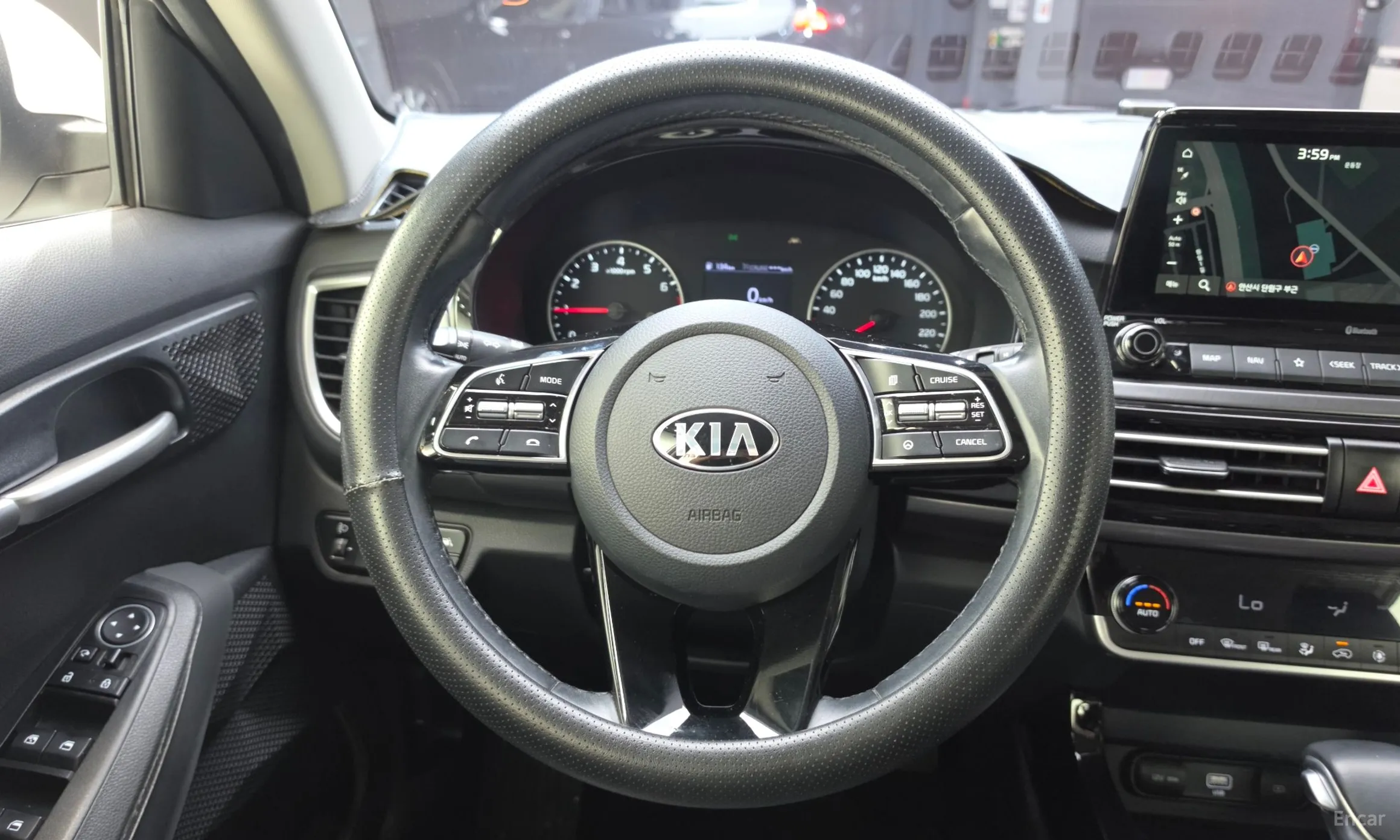 Kia Seltos превью 13