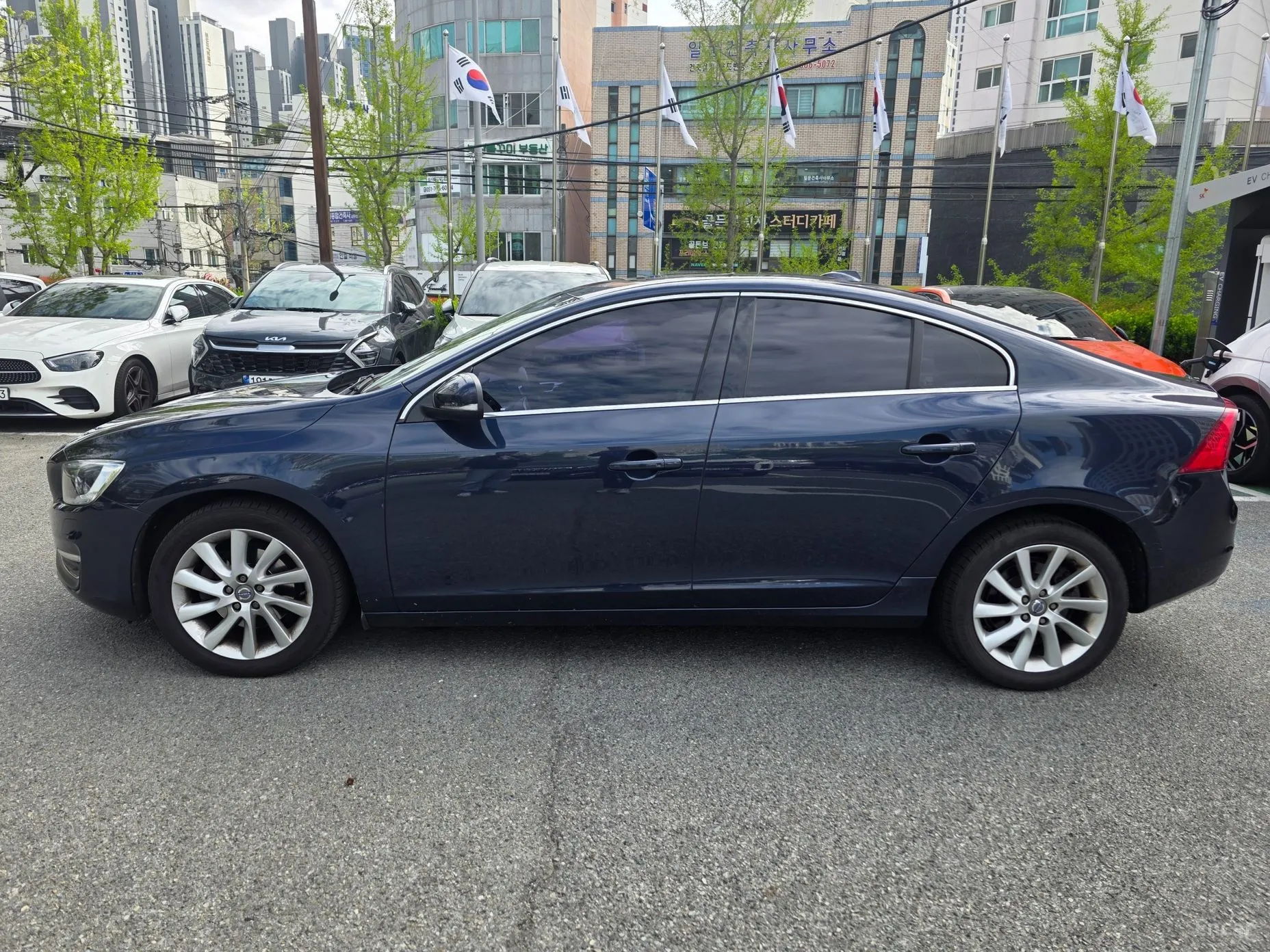 Volvo S60 превью 11