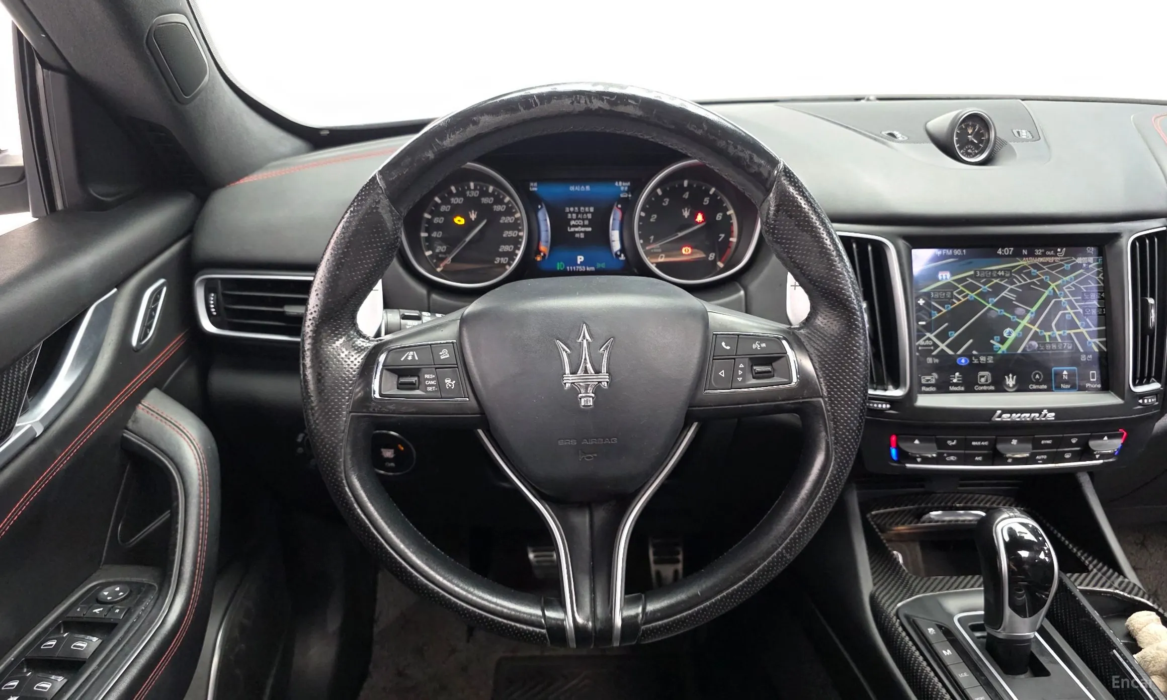 Maserati Levante превью 12