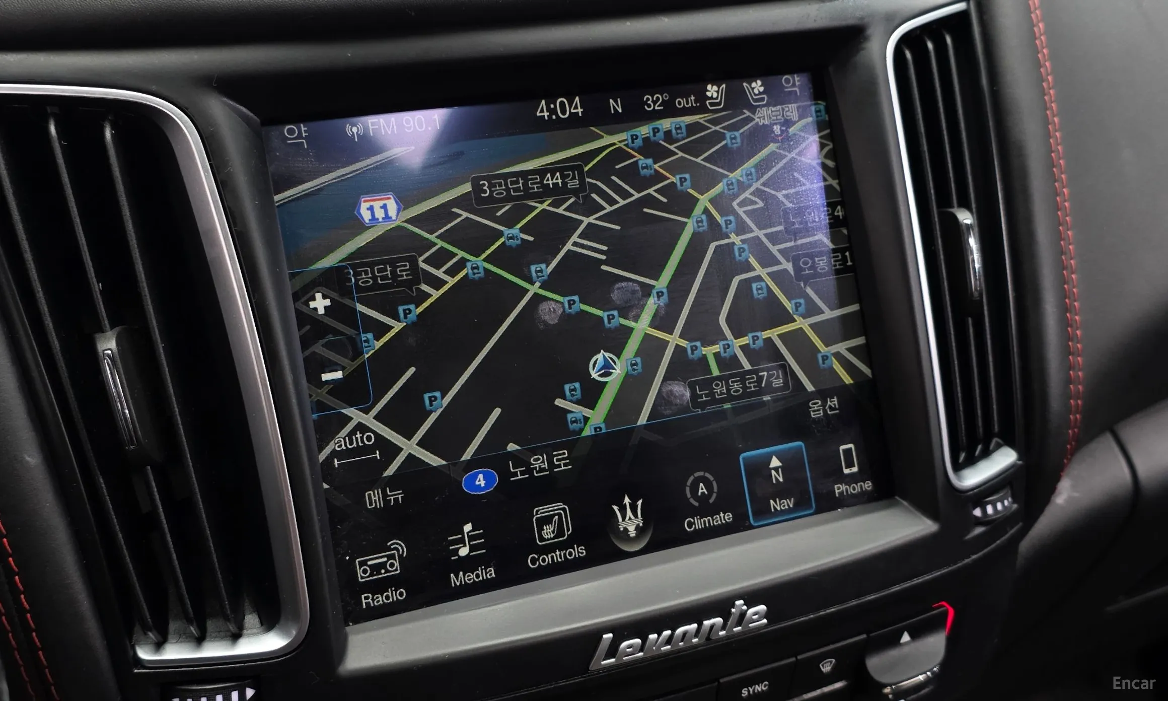 Maserati Levante превью 13