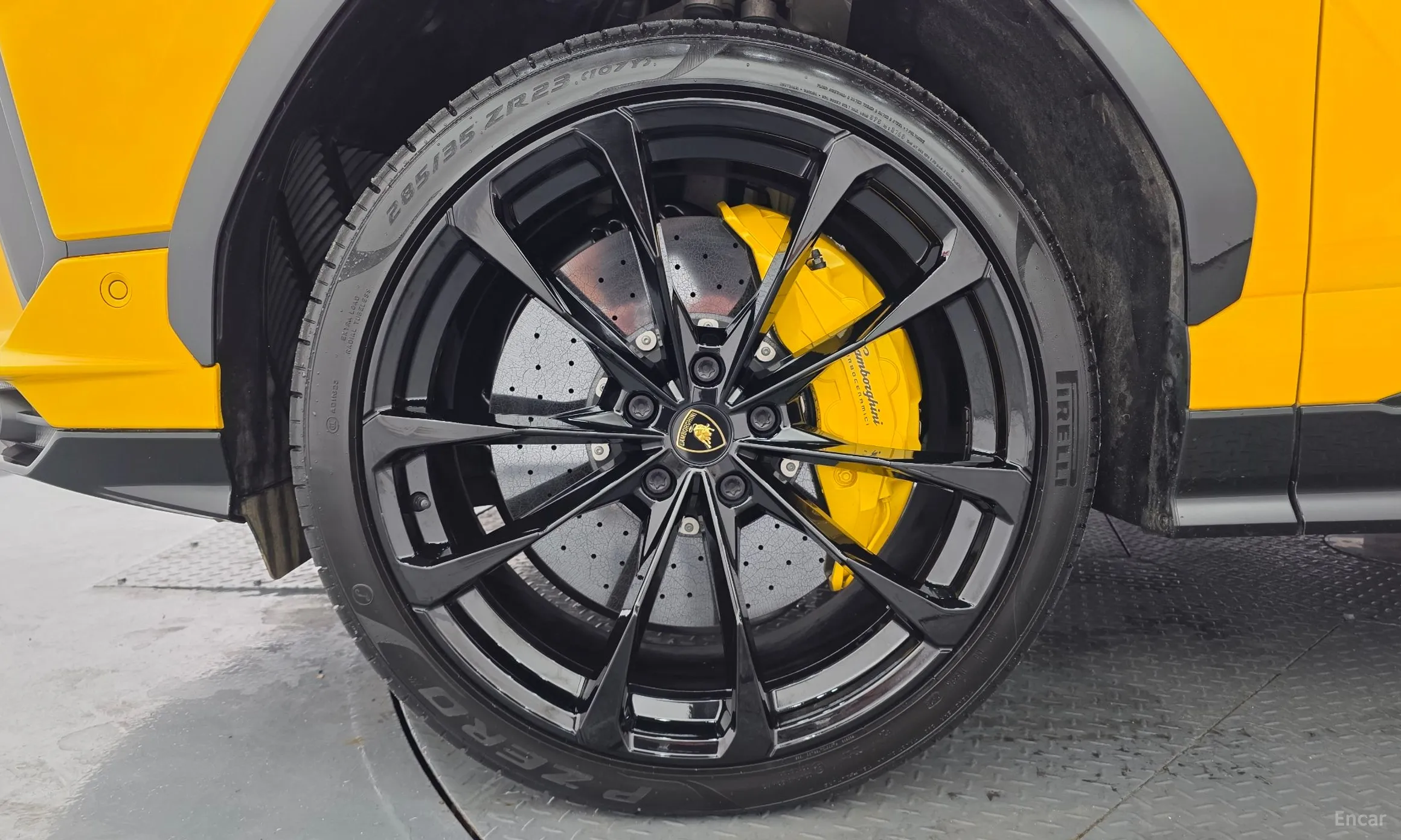 Lamborghini Urus превью 5