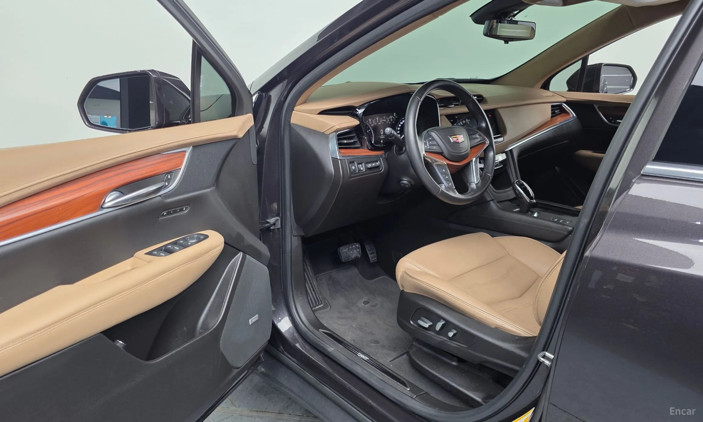 Cadillac XT5 превью 10