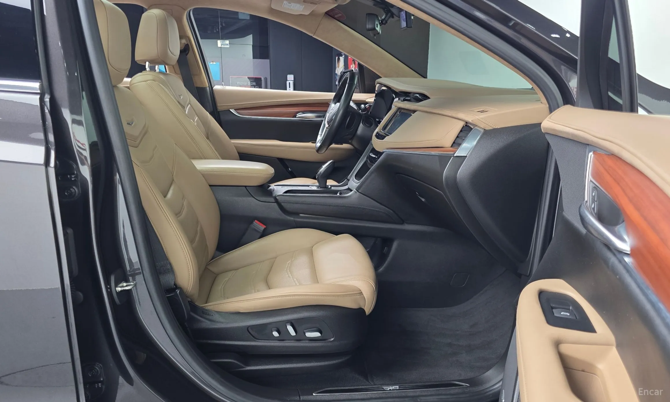 Cadillac XT5 превью 11