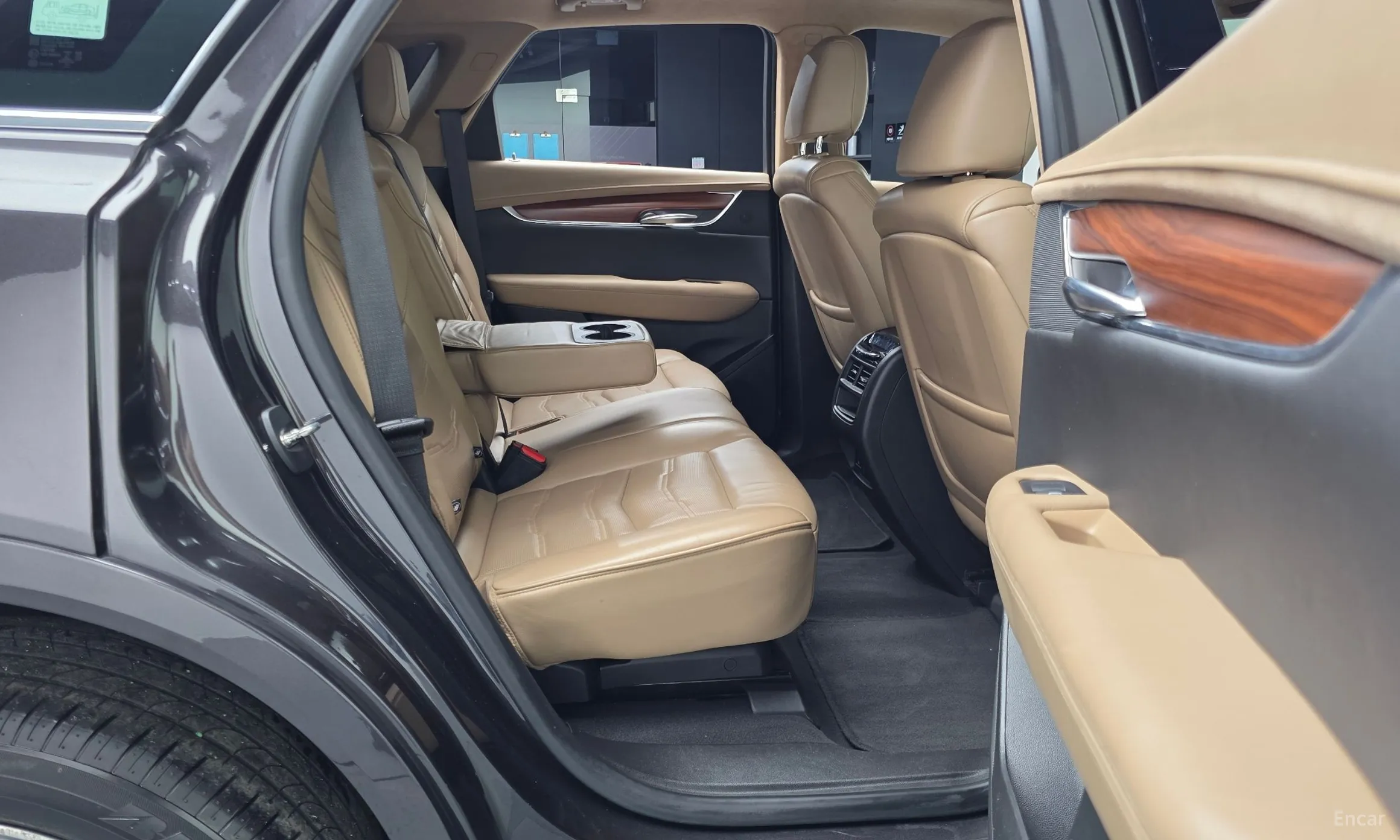 Cadillac XT5 превью 12