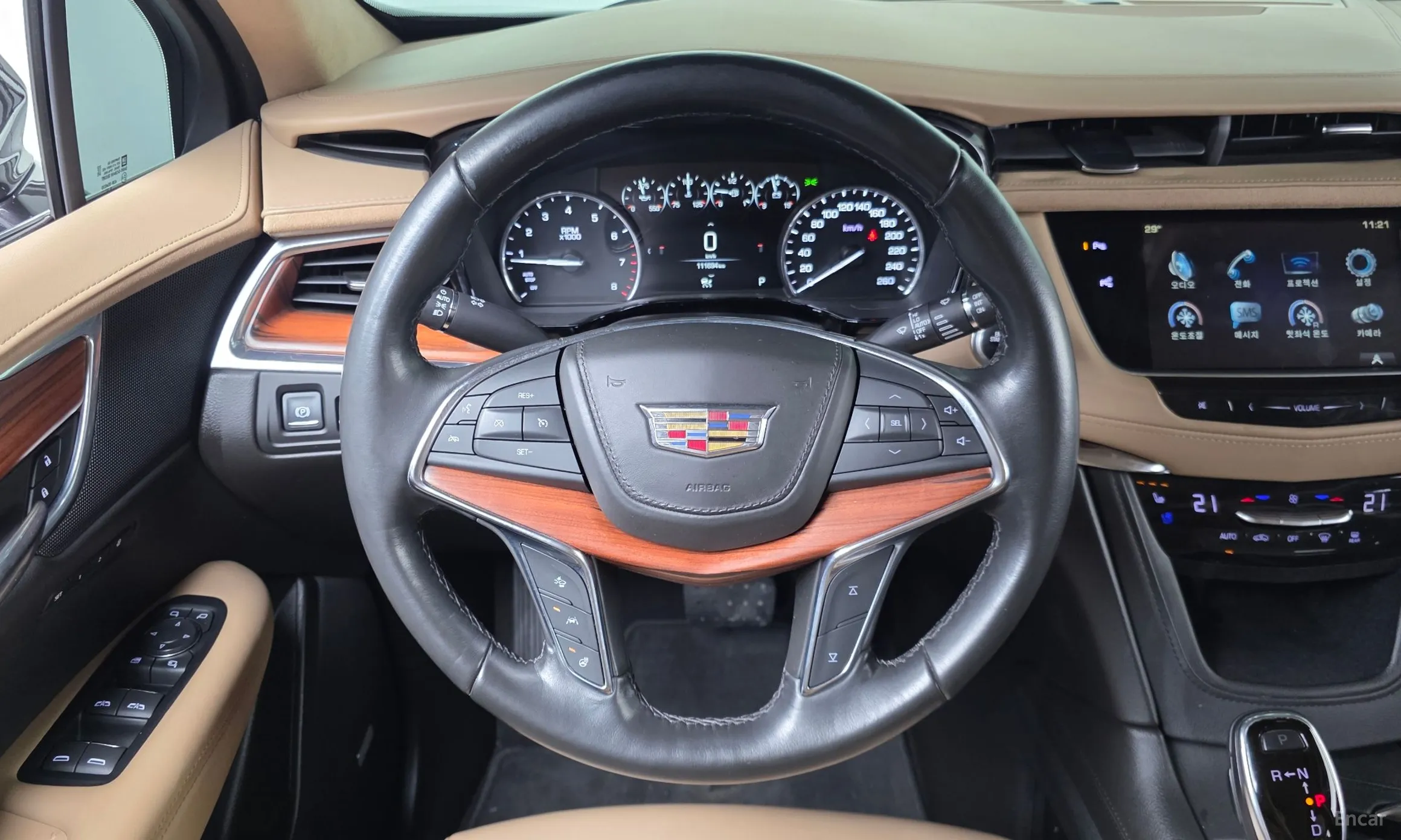 Cadillac XT5 превью 13