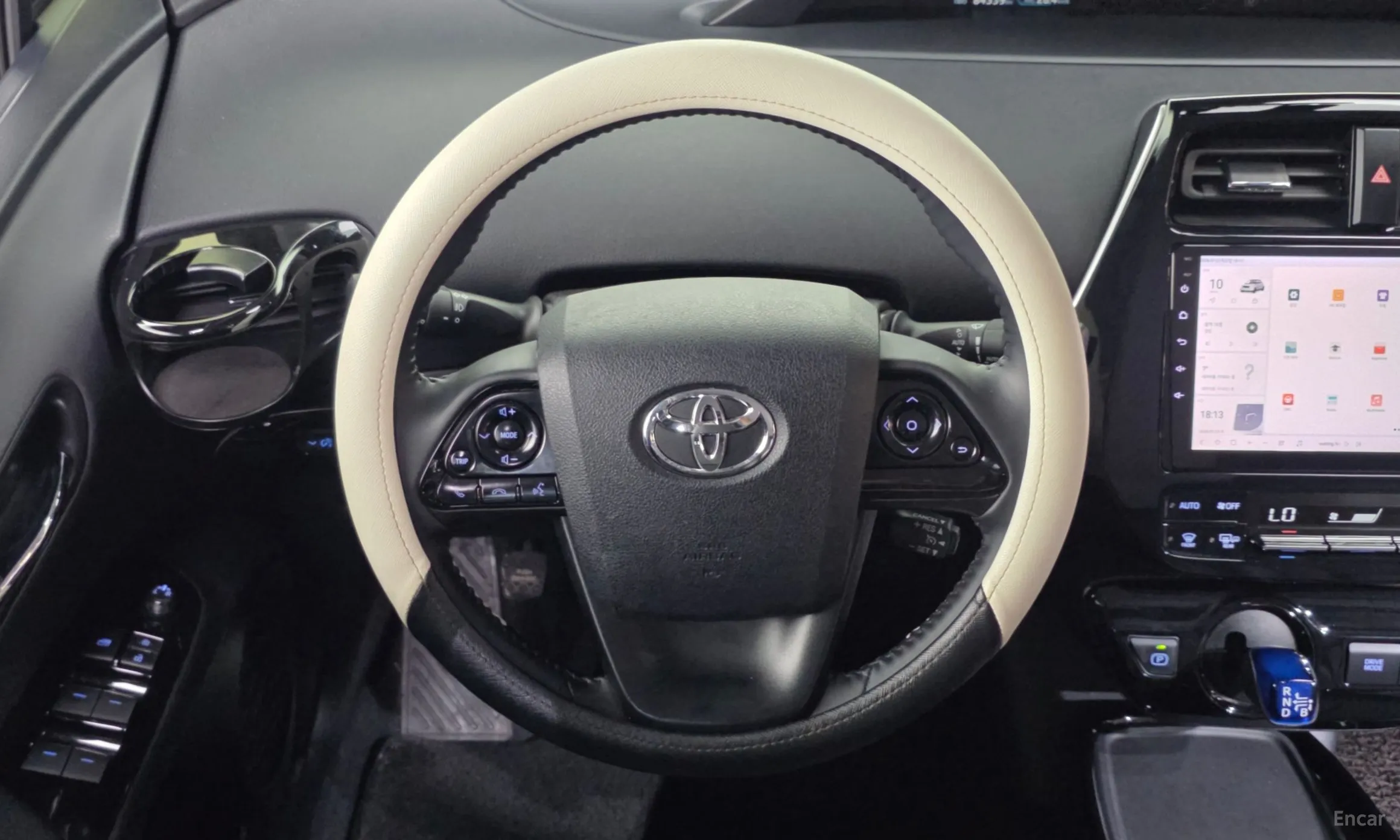 Toyota Prius 4th Generation превью 13