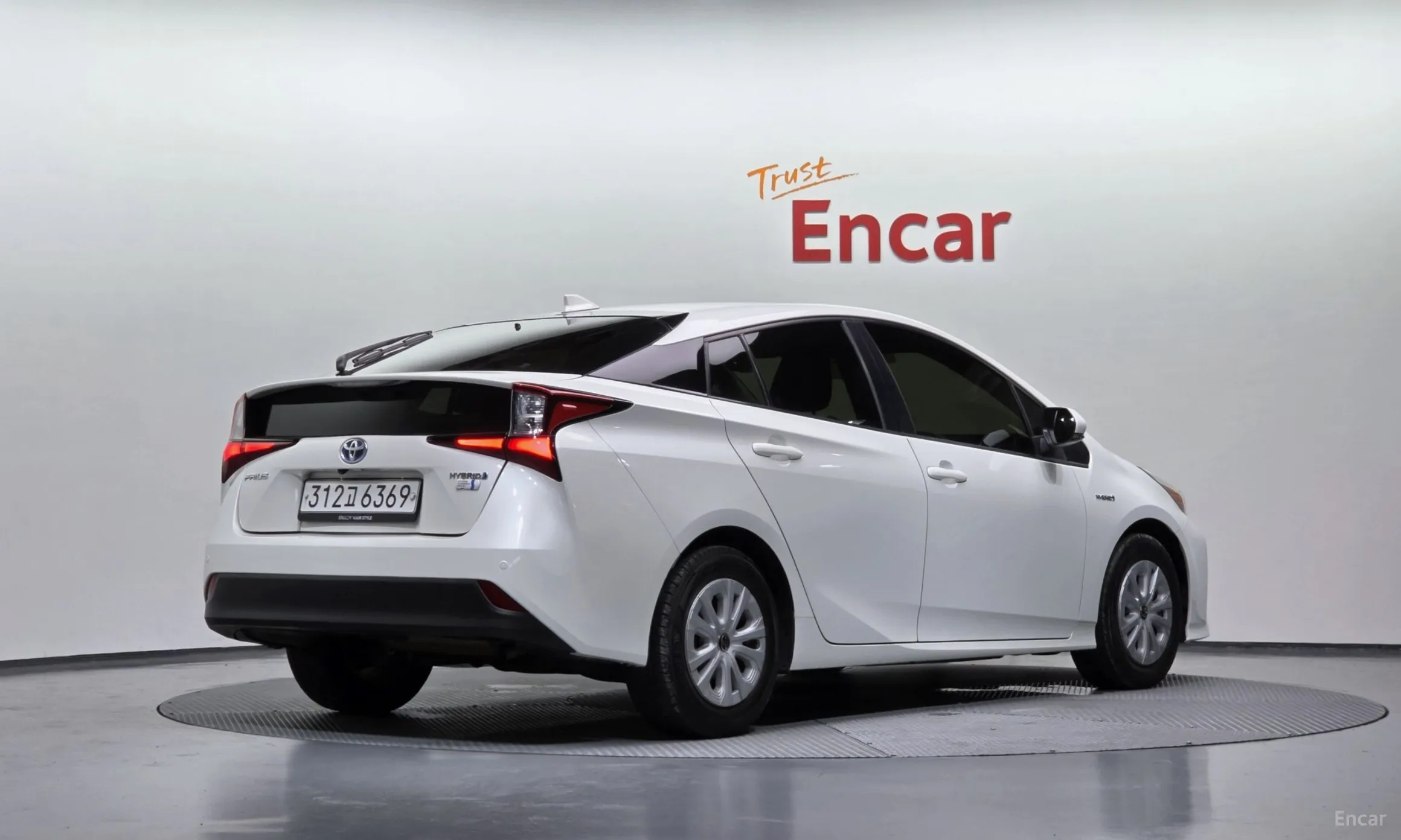 Toyota Prius 4th Generation