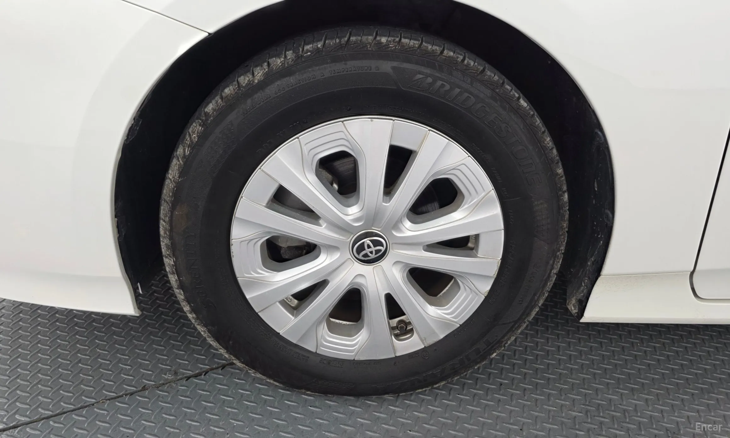 Toyota Prius 4th Generation превью 5