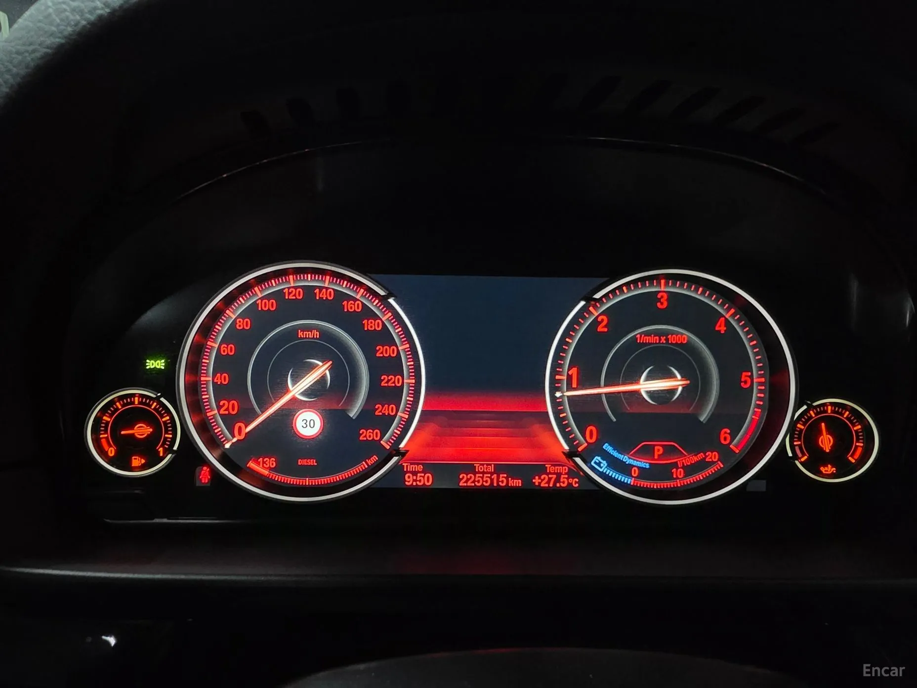 BMW 5 Series (F10) превью 9