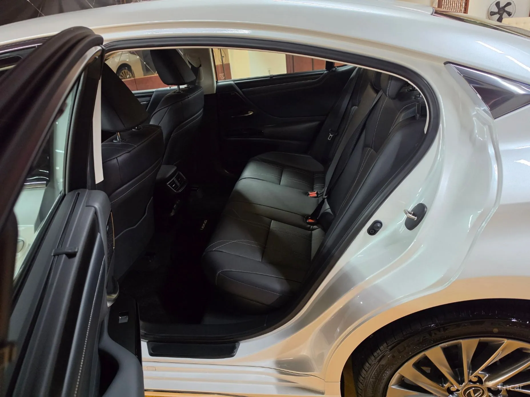 Lexus ES300h 7th Generation превью 12