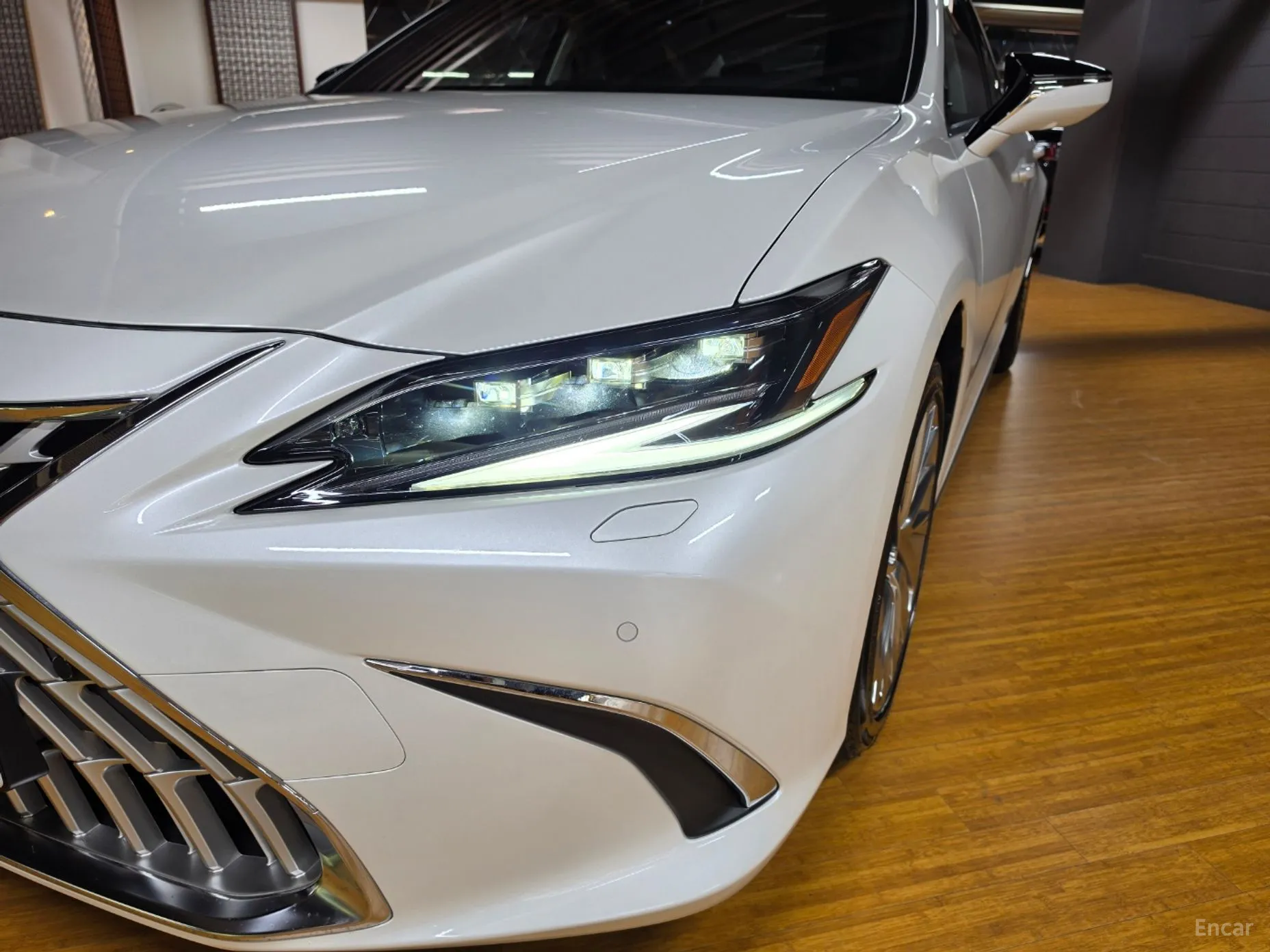 Lexus ES300h 7th Generation превью 17