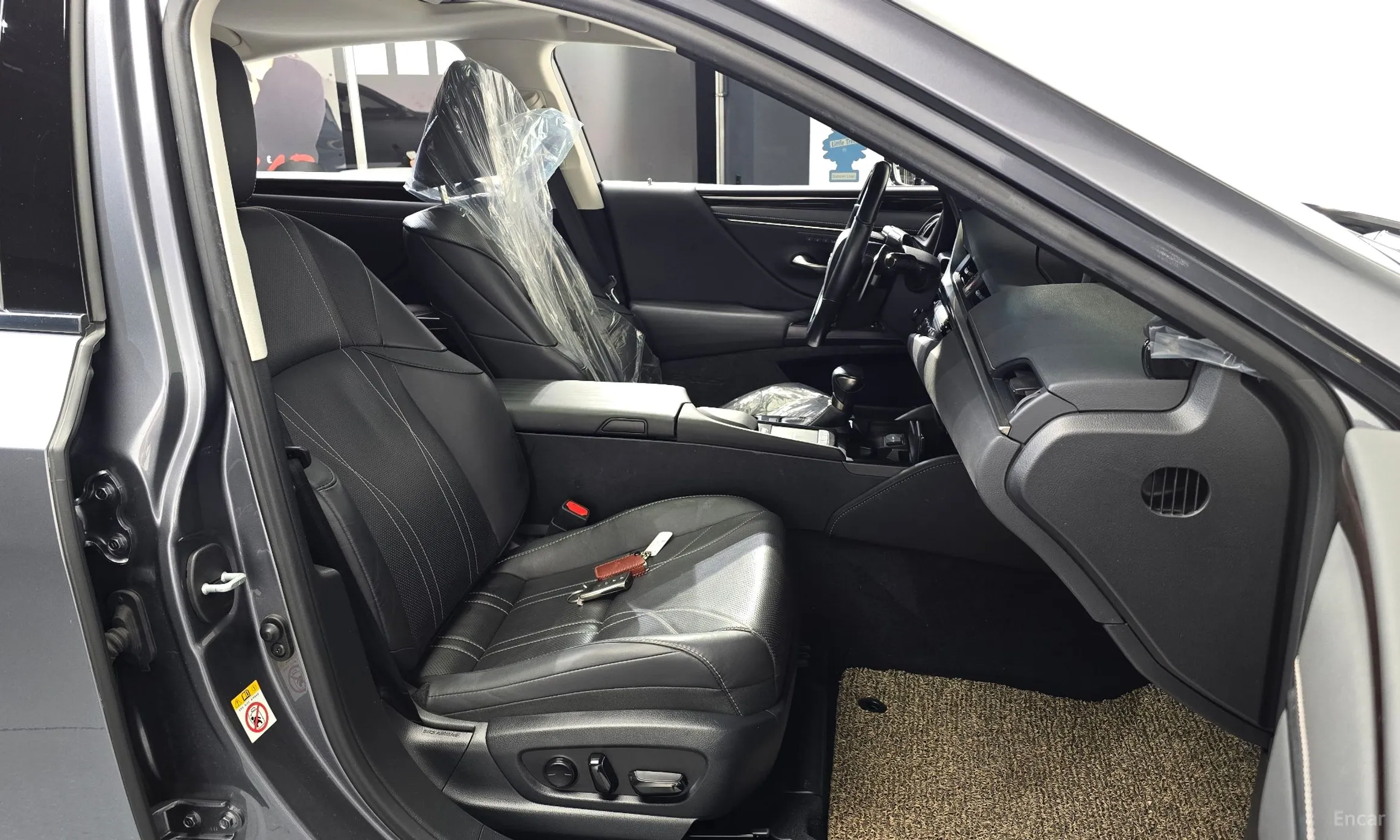Lexus ES300h 7th Generation превью 11
