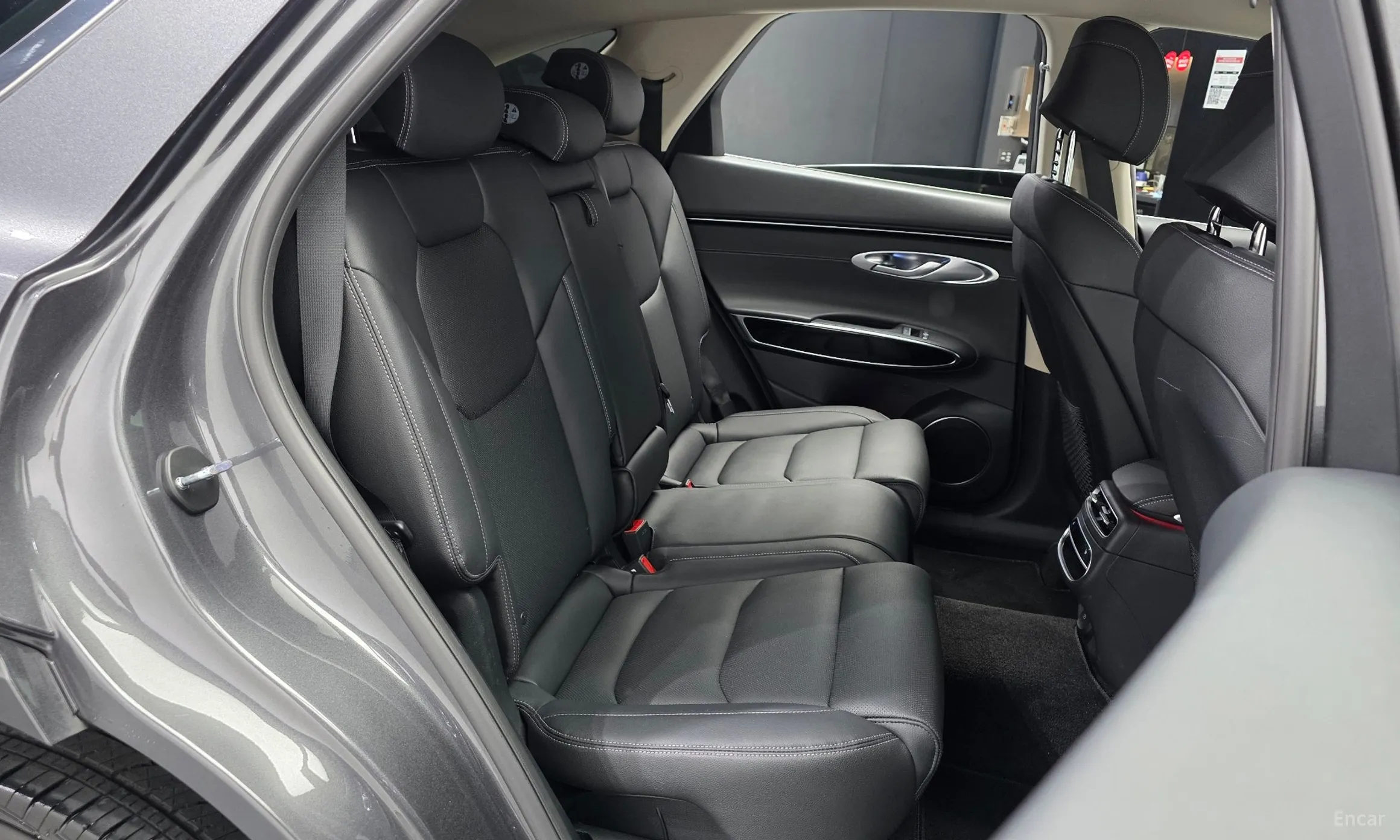 Genesis GV70 превью 12