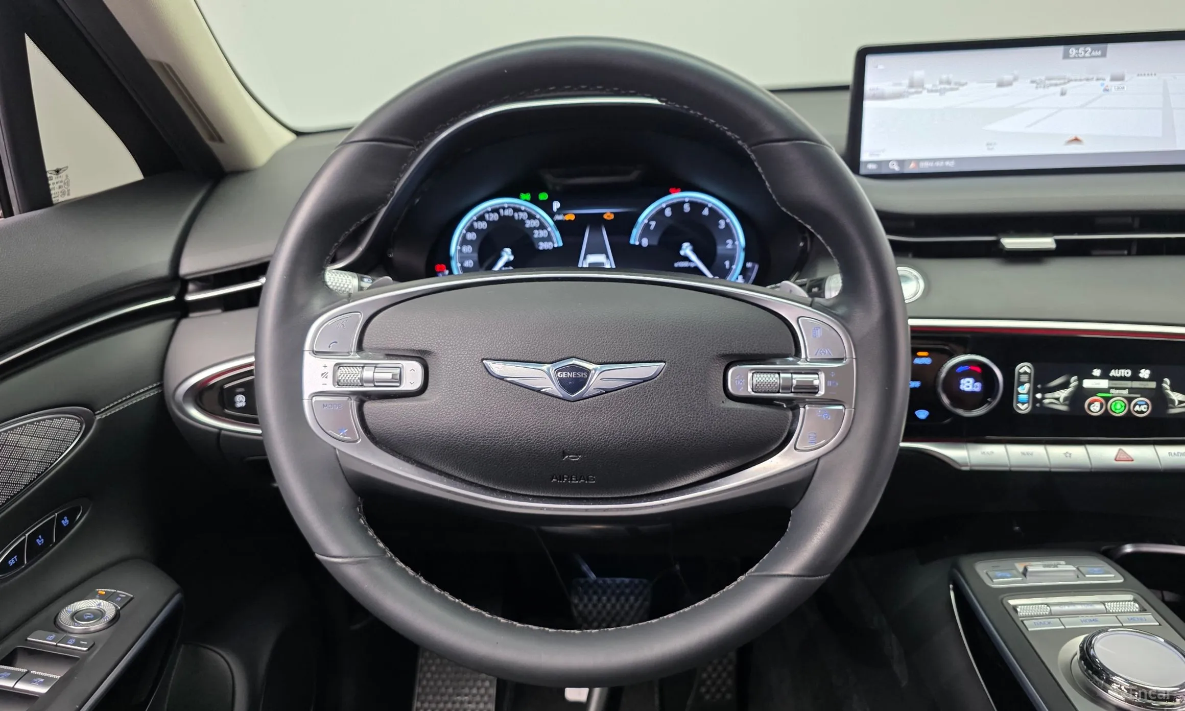 Genesis GV70 превью 13
