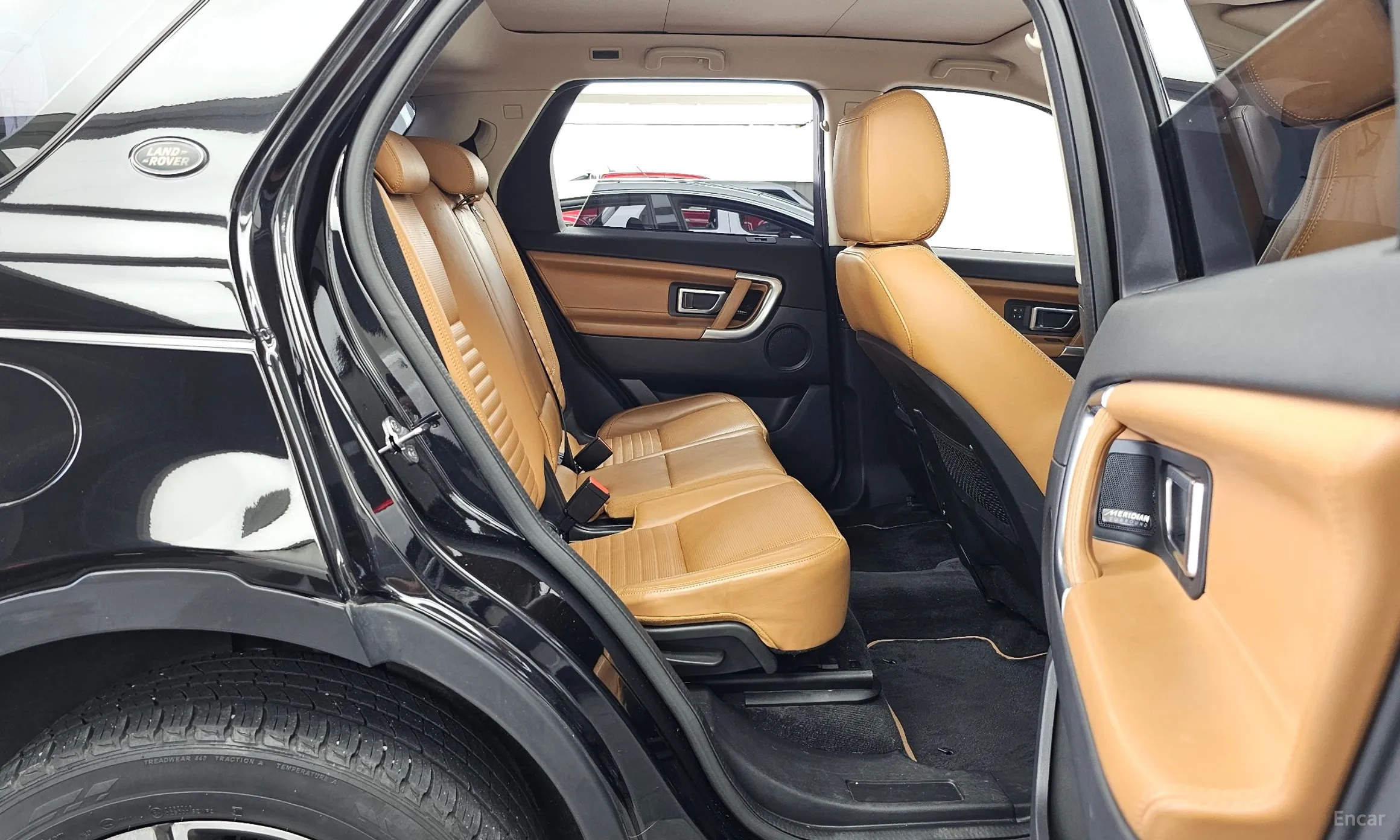 Land Rover Discovery Sports превью 12