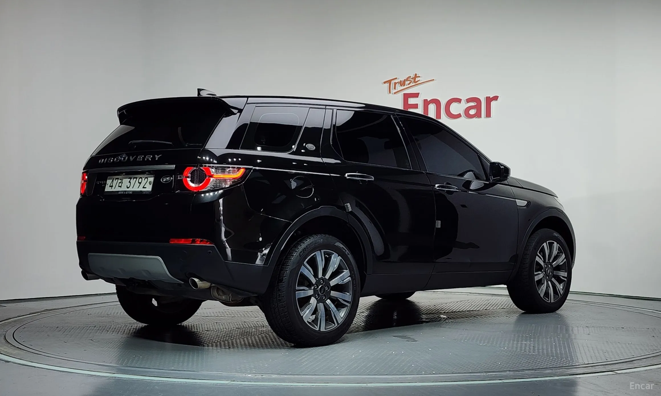 Land Rover Discovery Sports превью 2