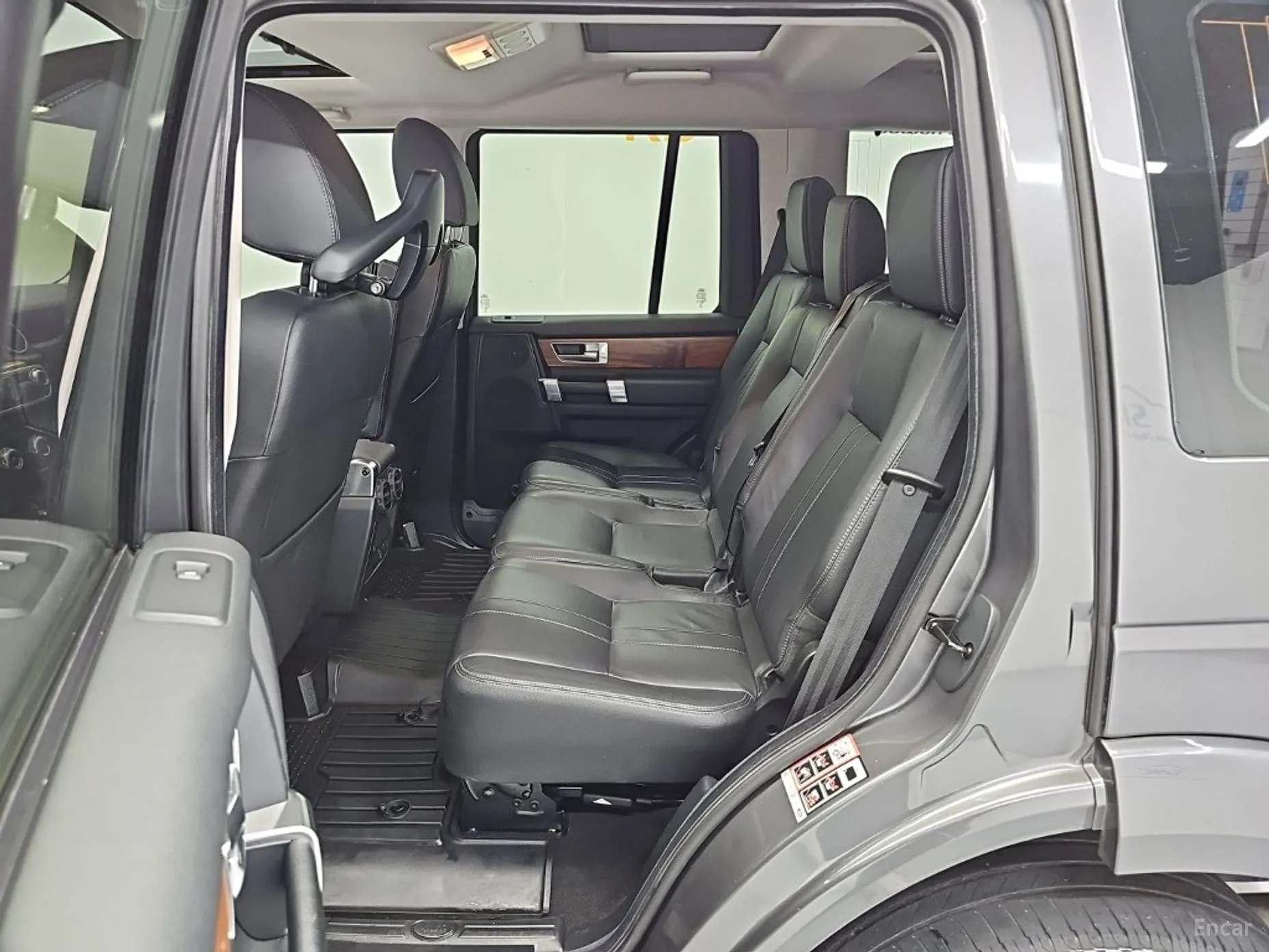 Land Rover Discovery 4 превью 12