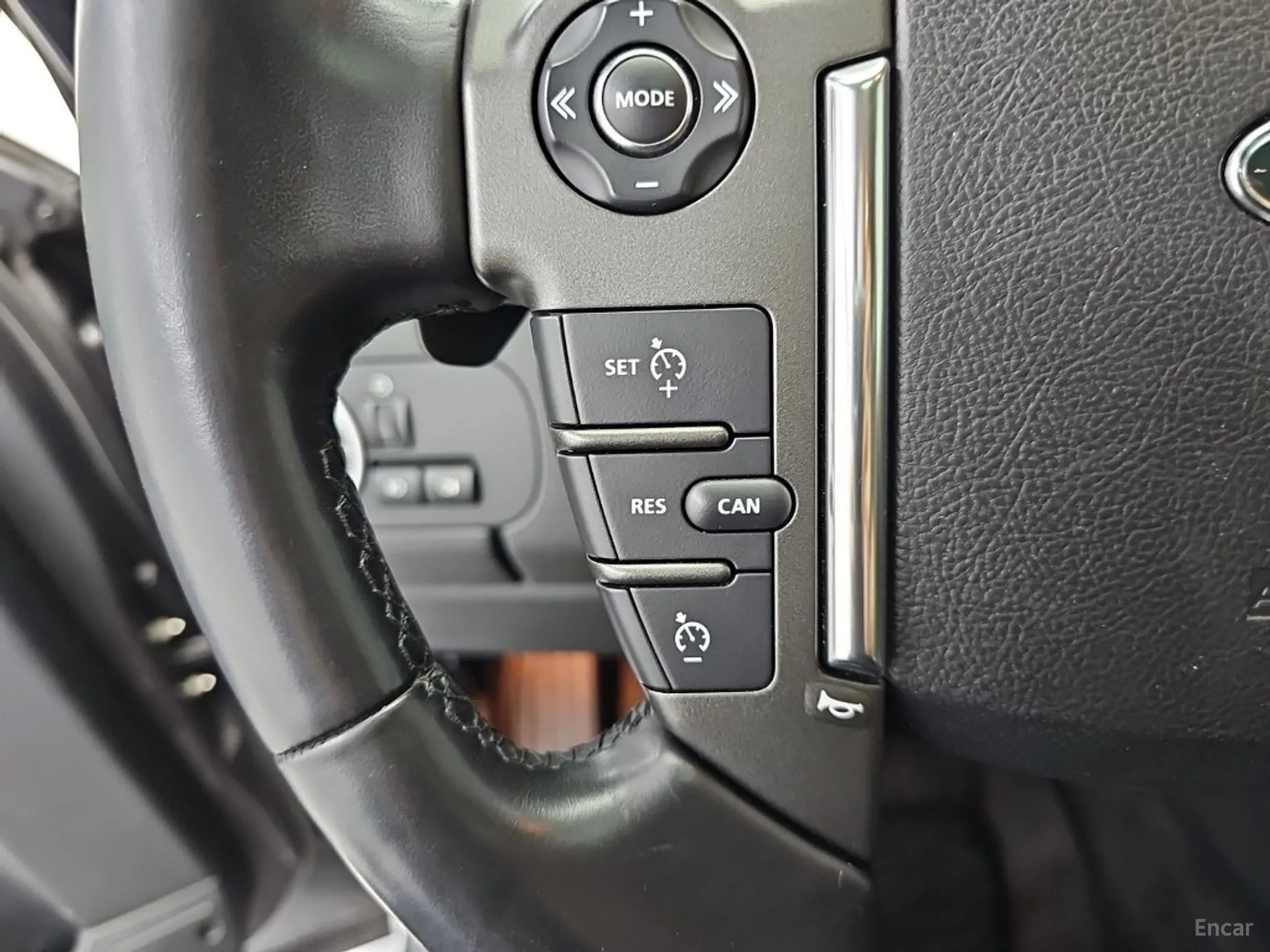 Land Rover Discovery 4 превью 18