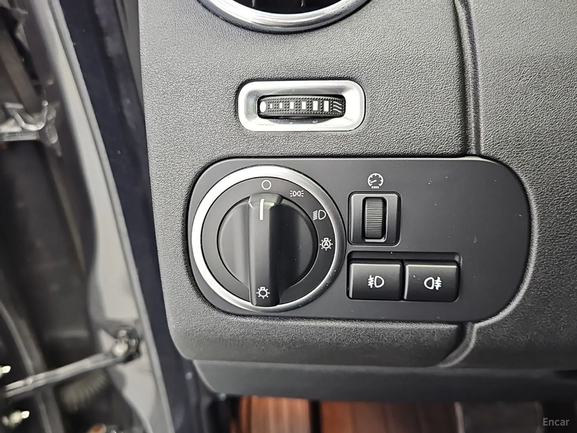 Land Rover Discovery 4 превью 19
