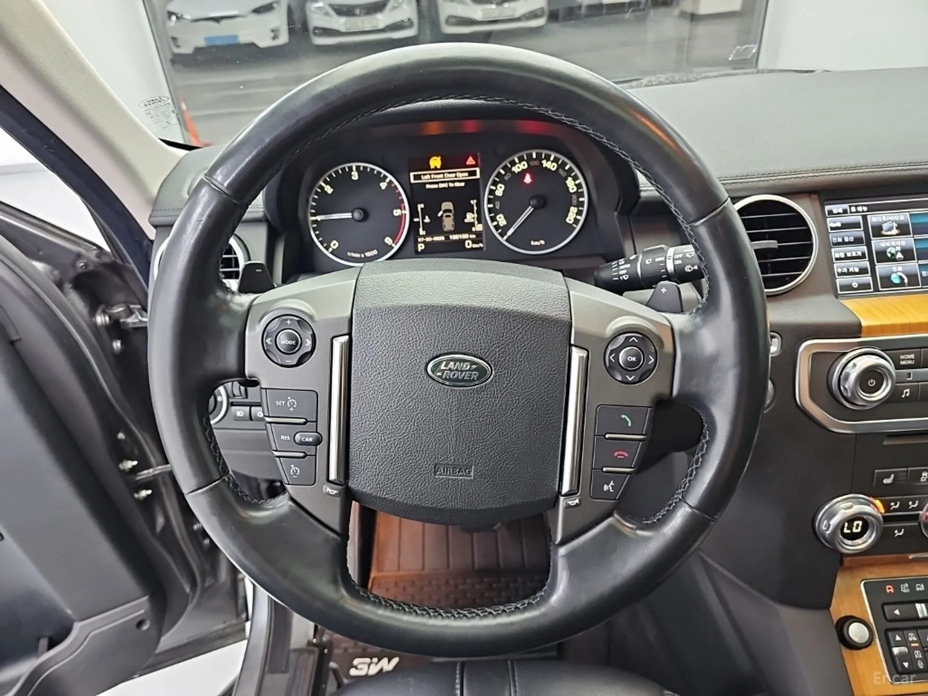 Land Rover Discovery 4 превью 9