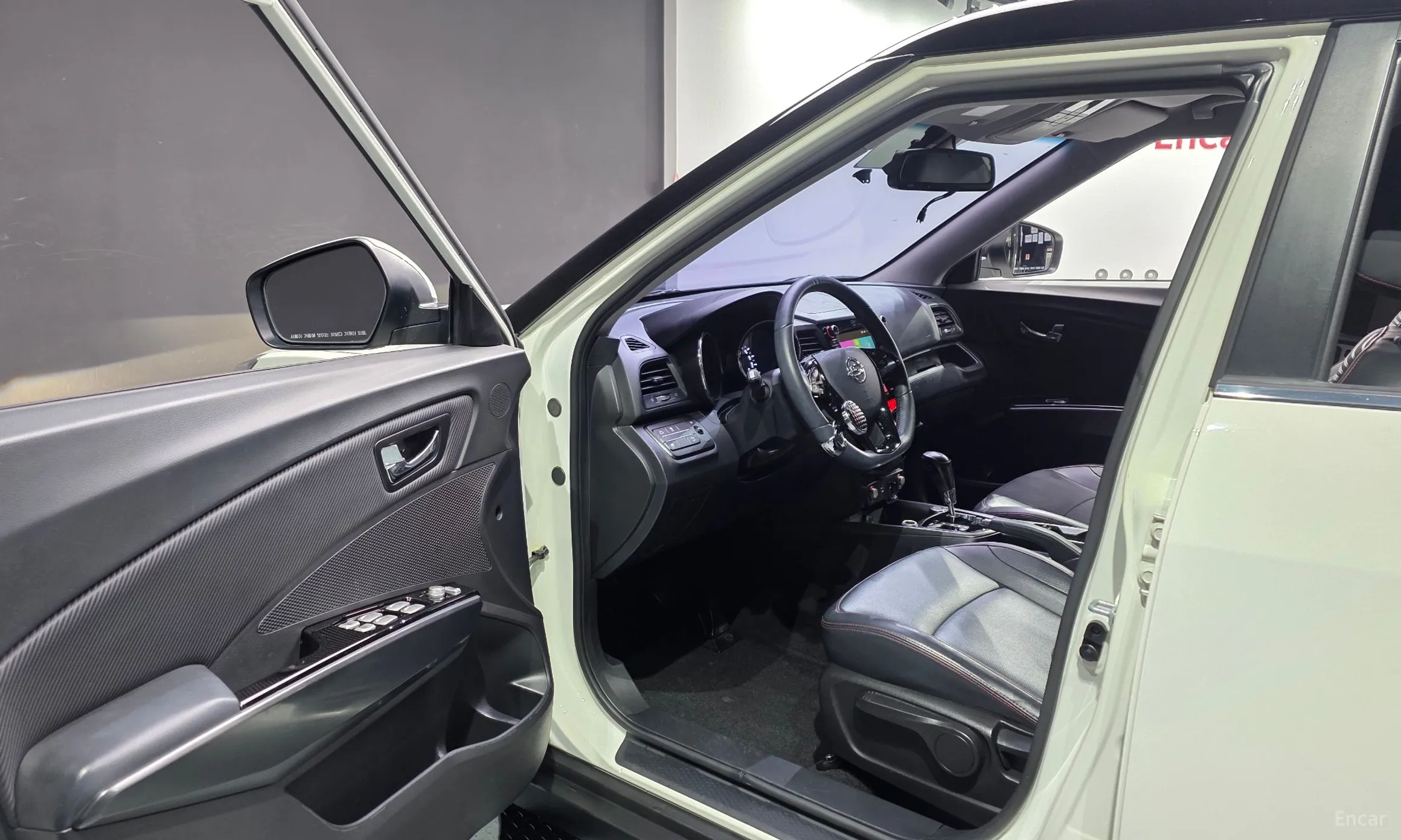 KG Mobility (SsangYong) Tivoli Air превью 10