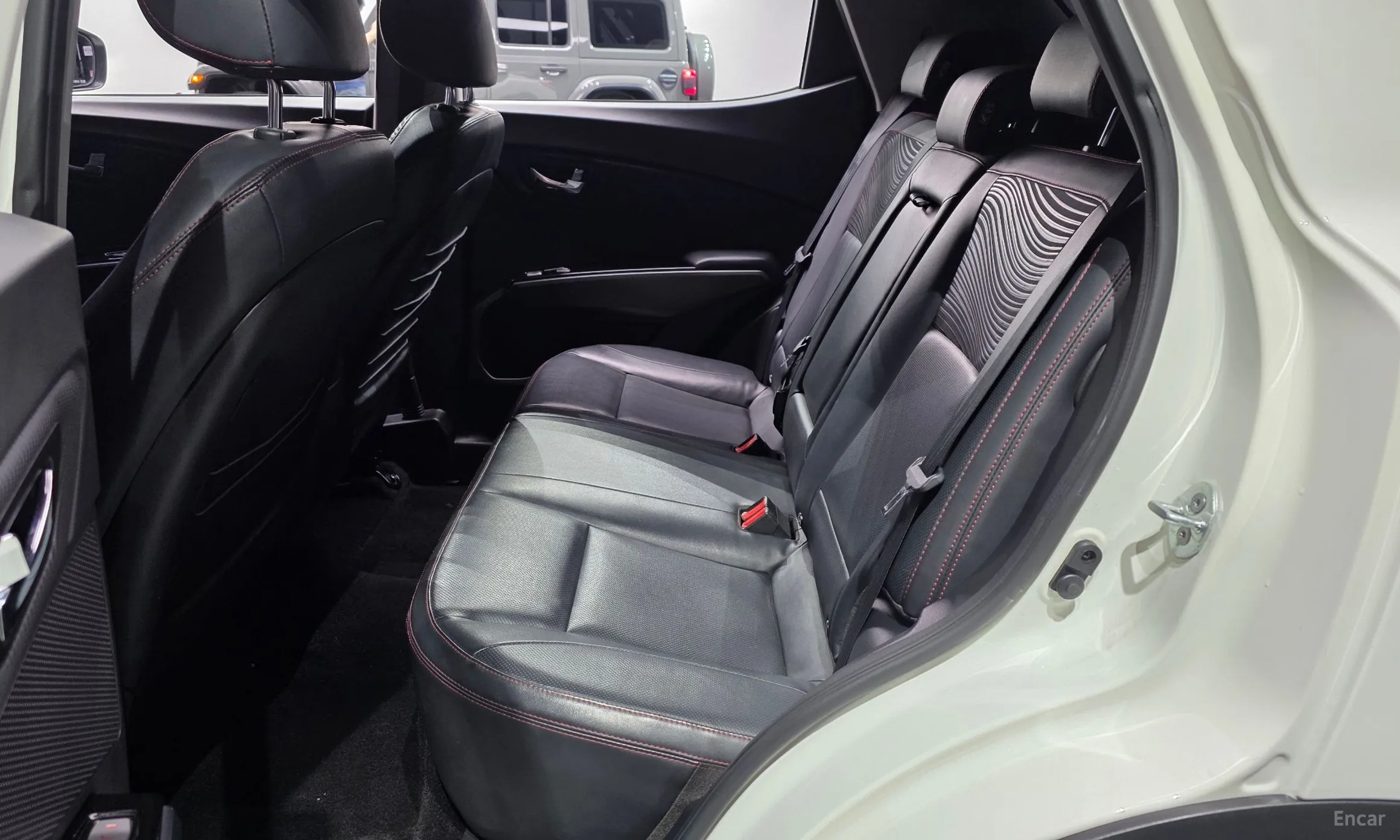 KG Mobility (SsangYong) Tivoli Air превью 11