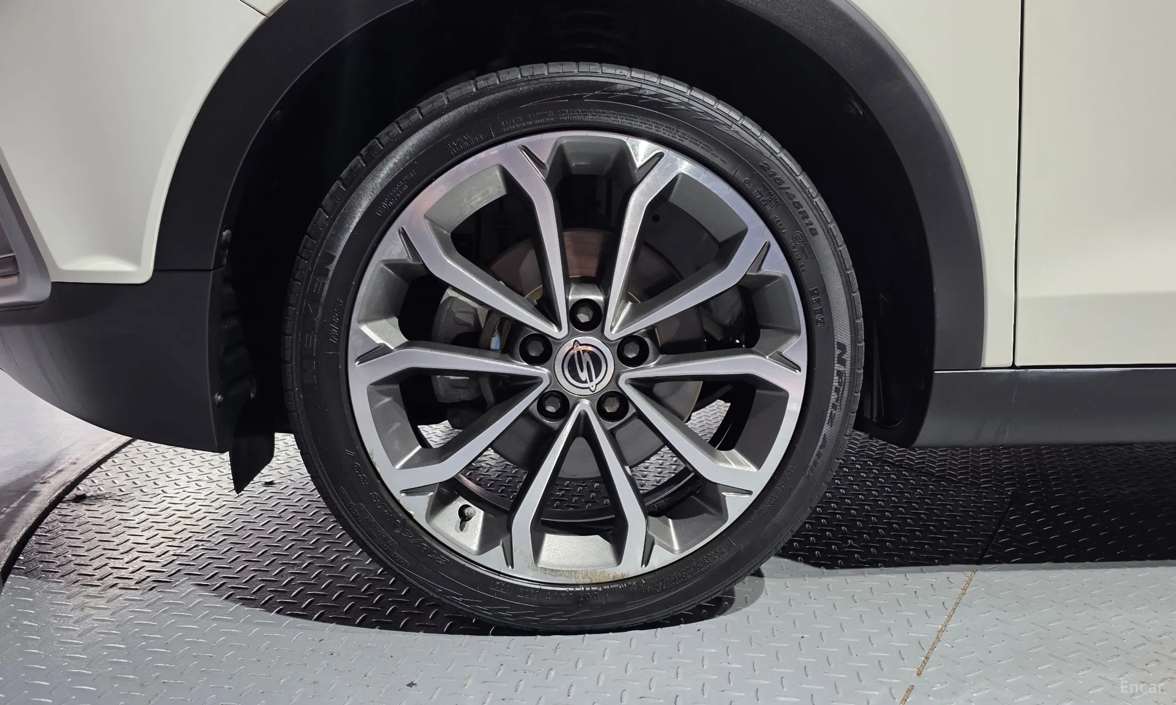 KG Mobility (SsangYong) Tivoli Air превью 5