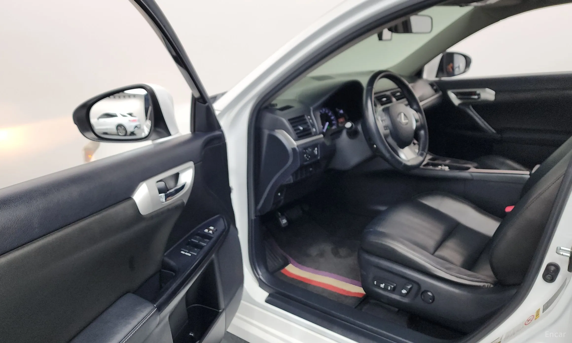 Lexus CT200h превью 10