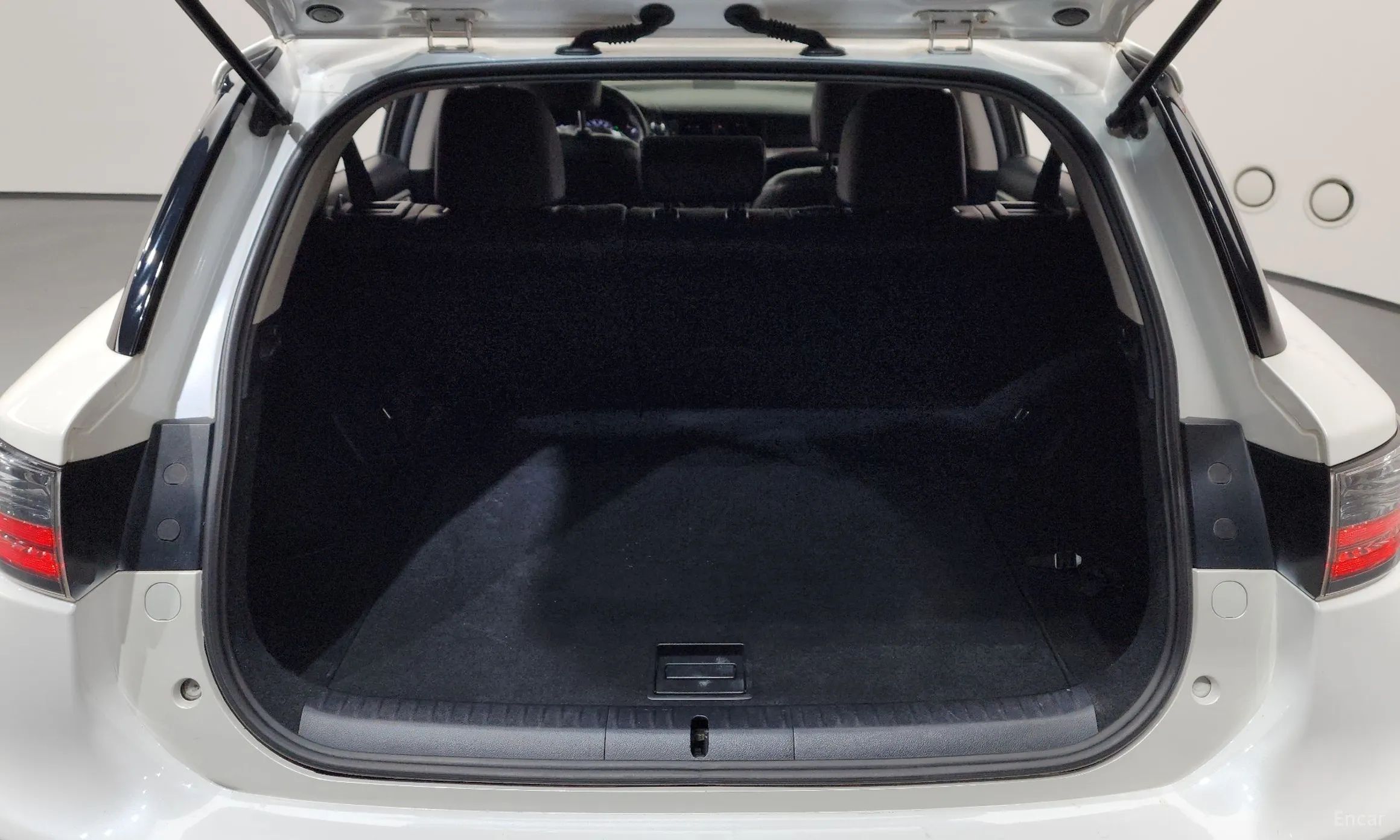 Lexus CT200h превью 20