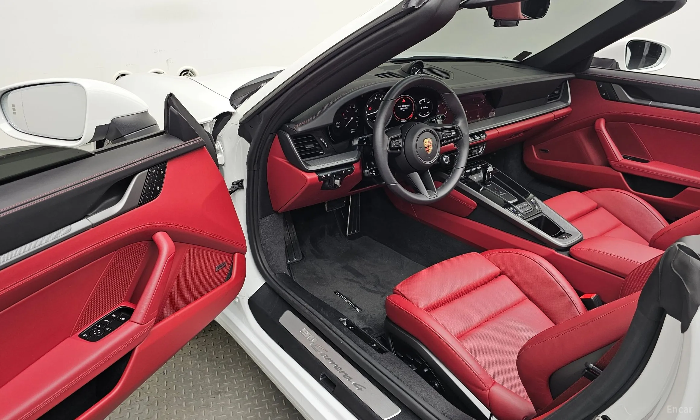 Porsche 911 (992) превью 10