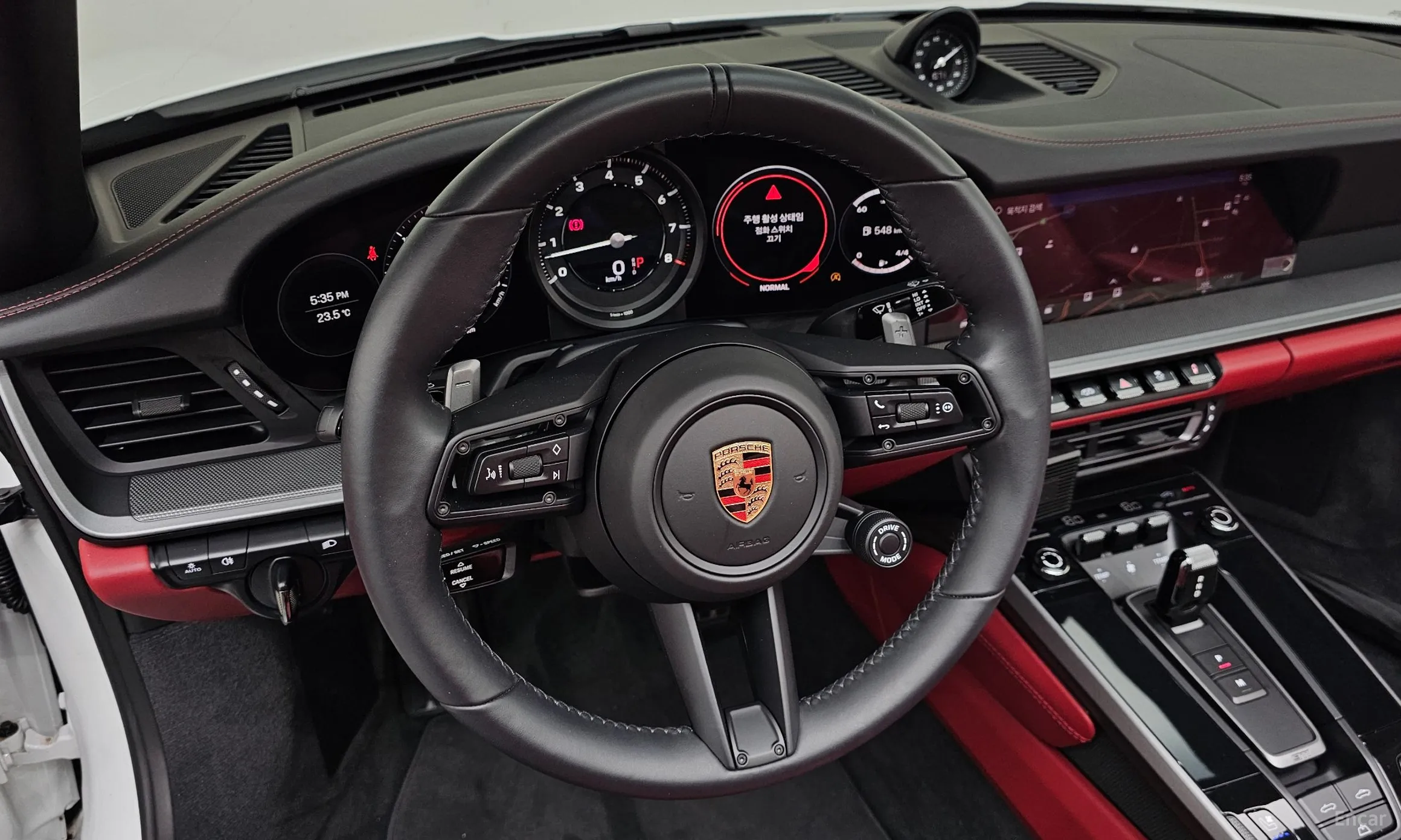 Porsche 911 (992) превью 12